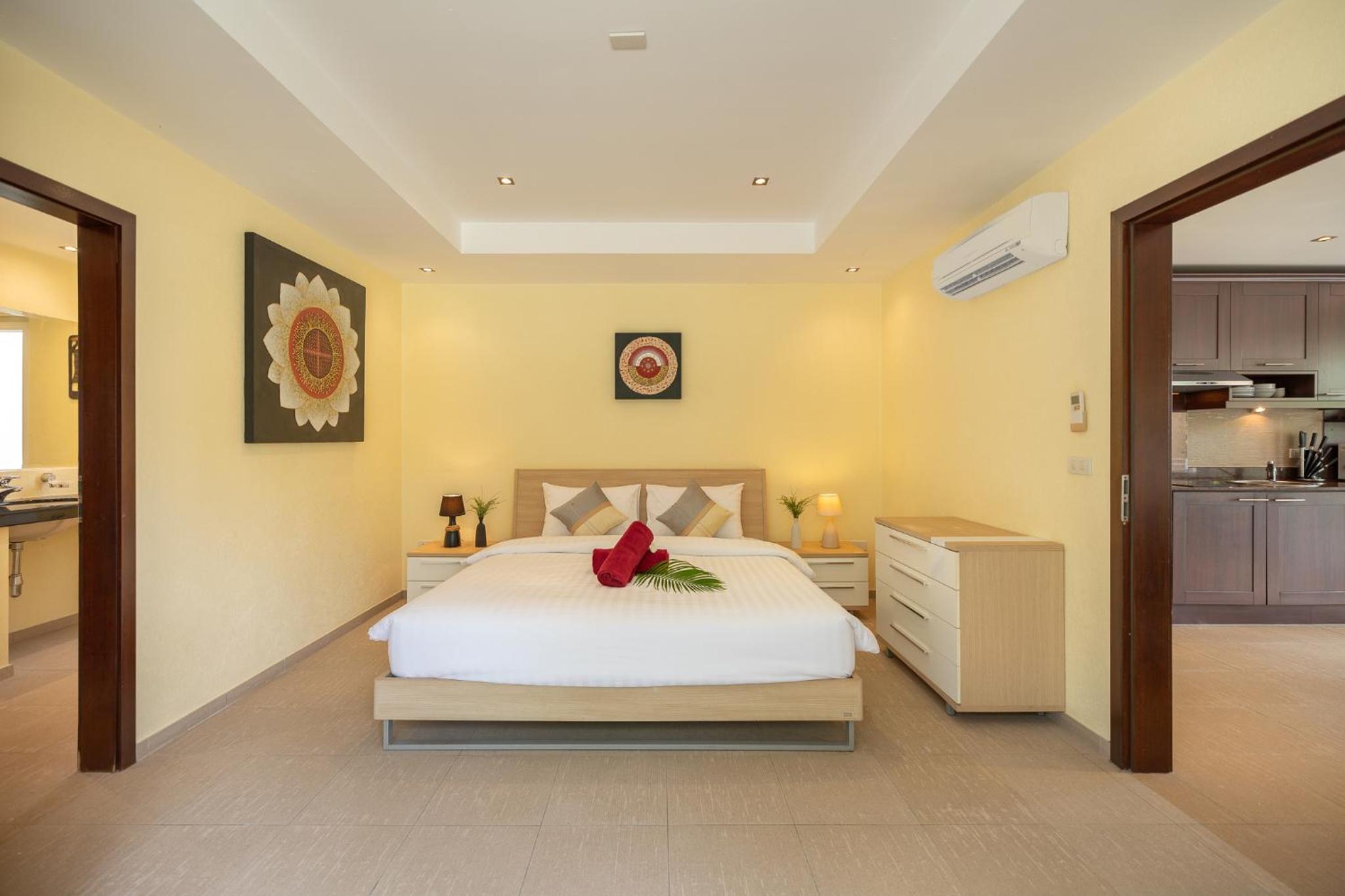 Three-Bedroom Villa with Sea View  - Photo 18
