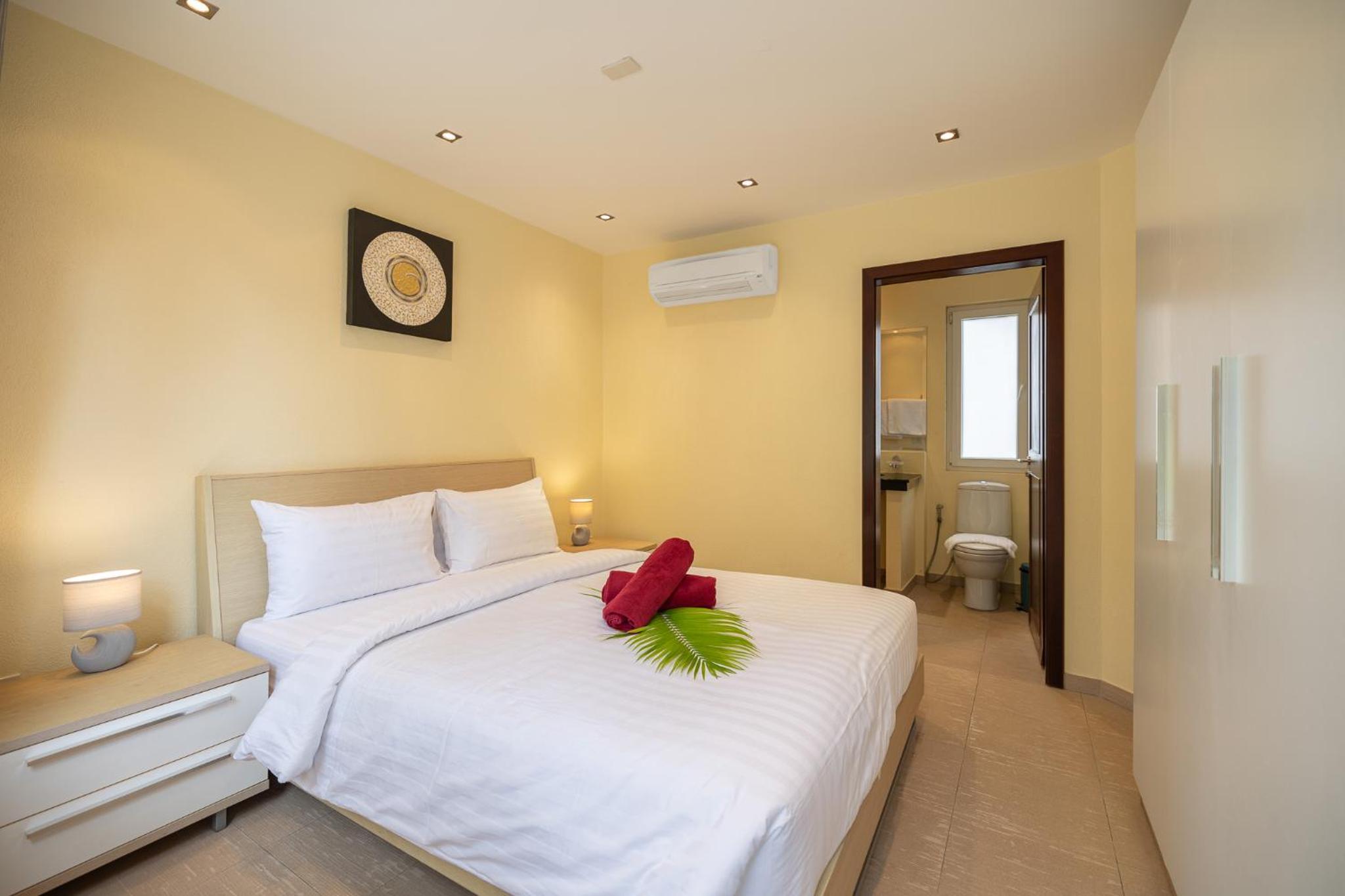 Three-Bedroom Villa with Sea View  - Photo 17