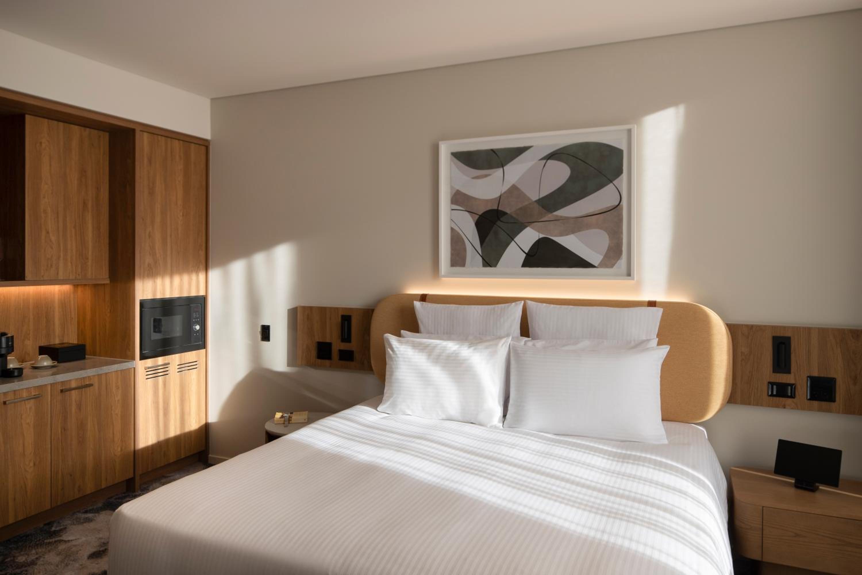 Junior King Suite