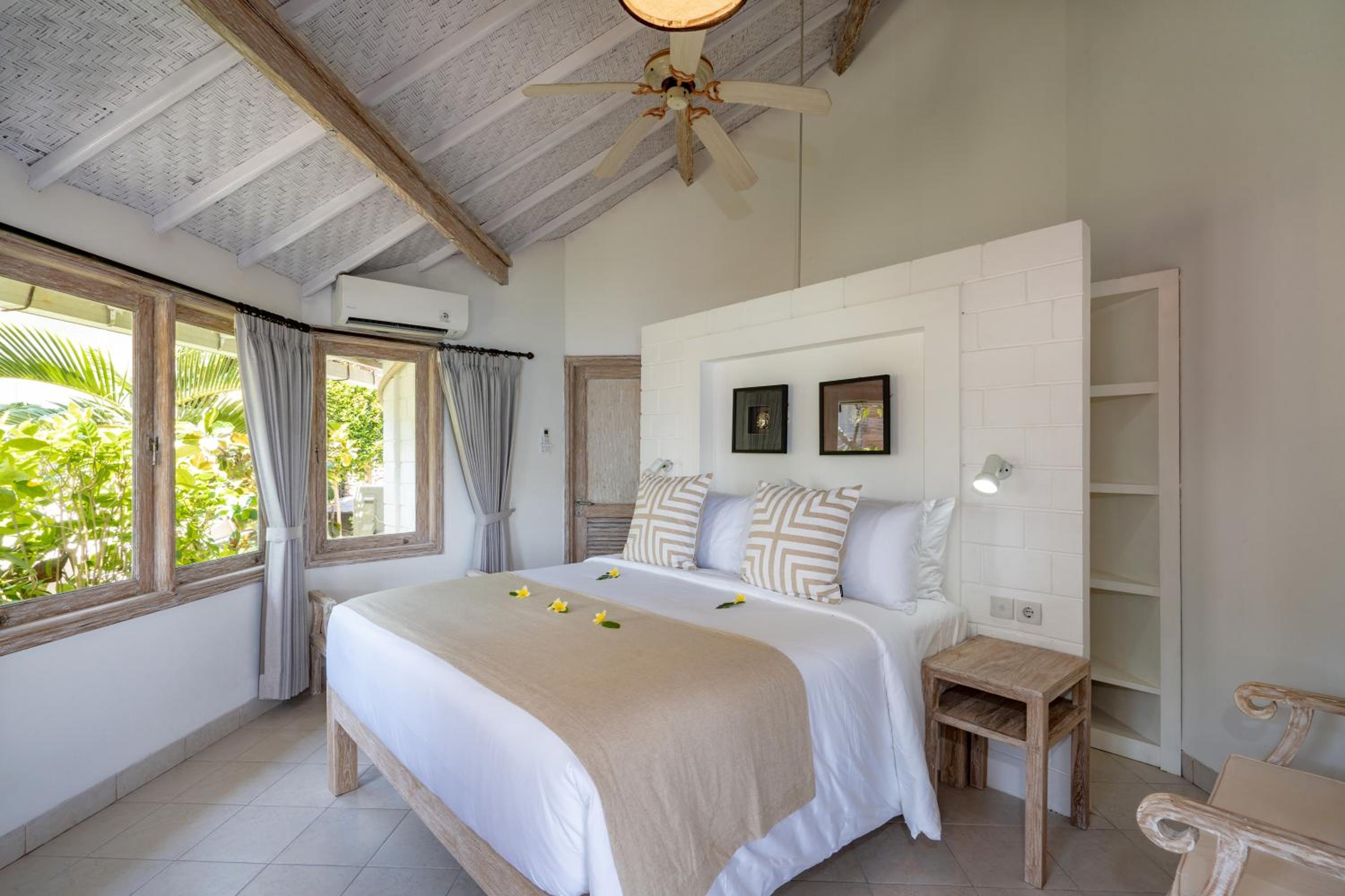 Villa 3 - Three-Bedroom Ocean View Villa with Plunge Pool