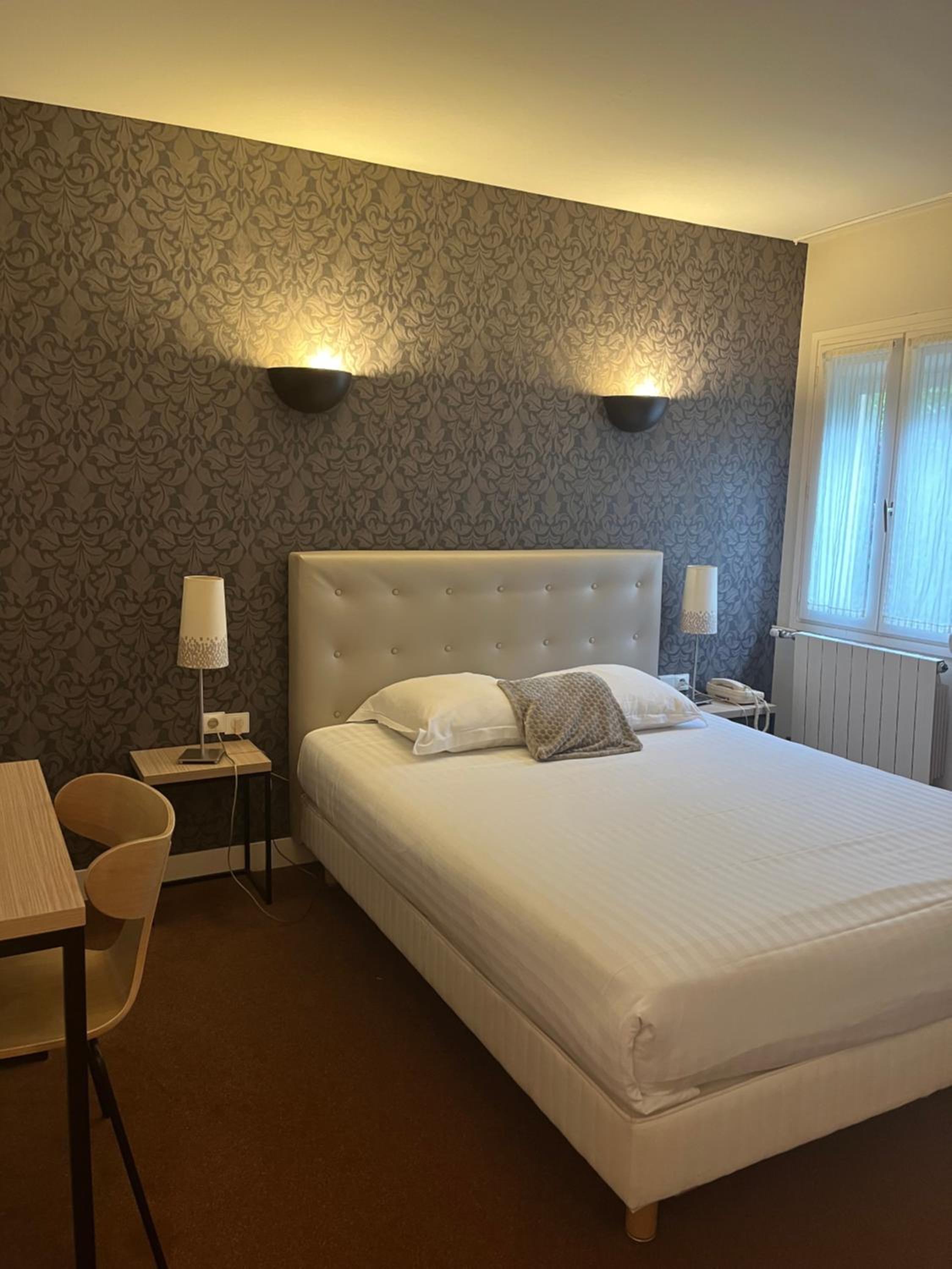 Standard Double Room - Photo 3