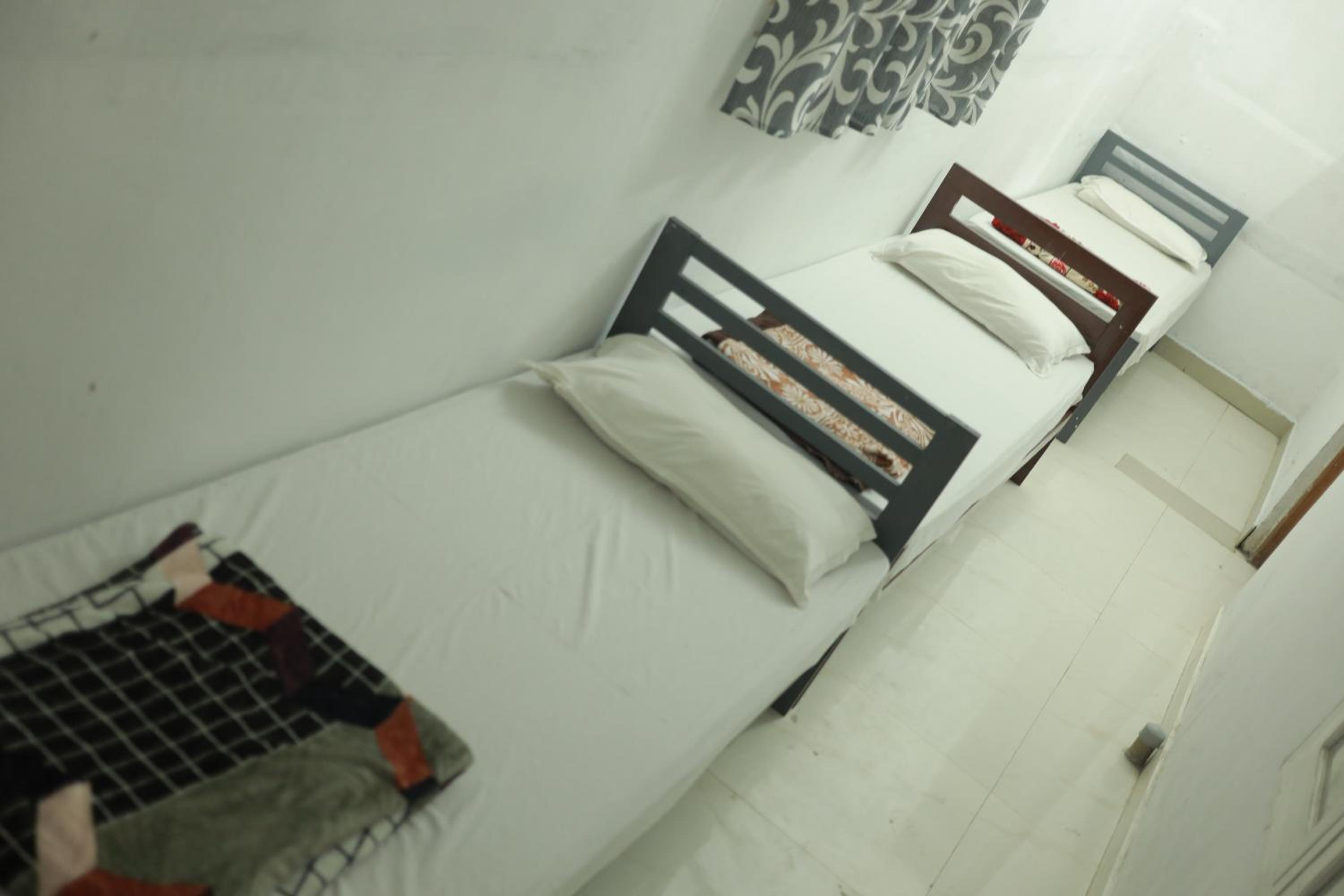 Mixed Dormitory Room