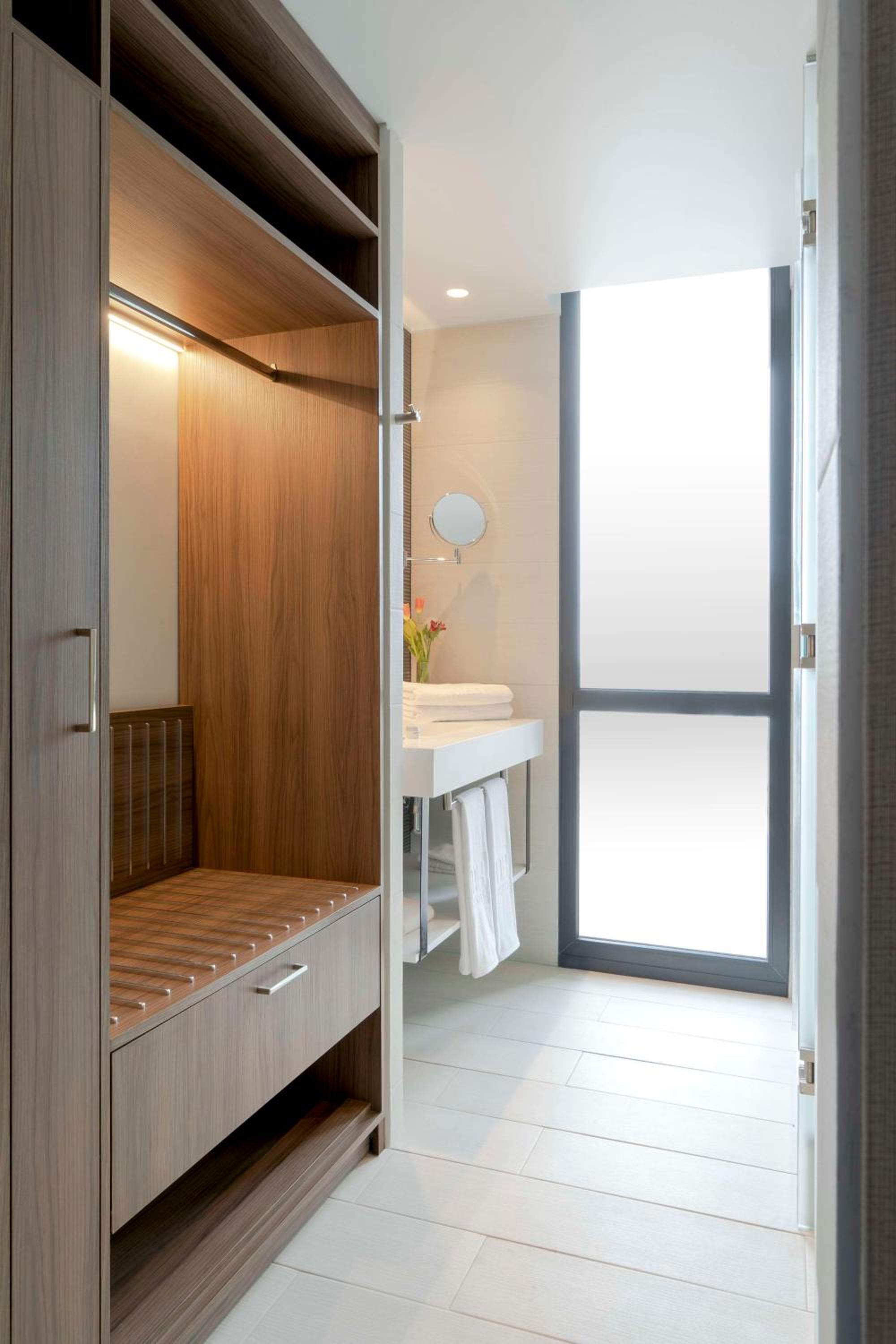 Suite - Photo 2