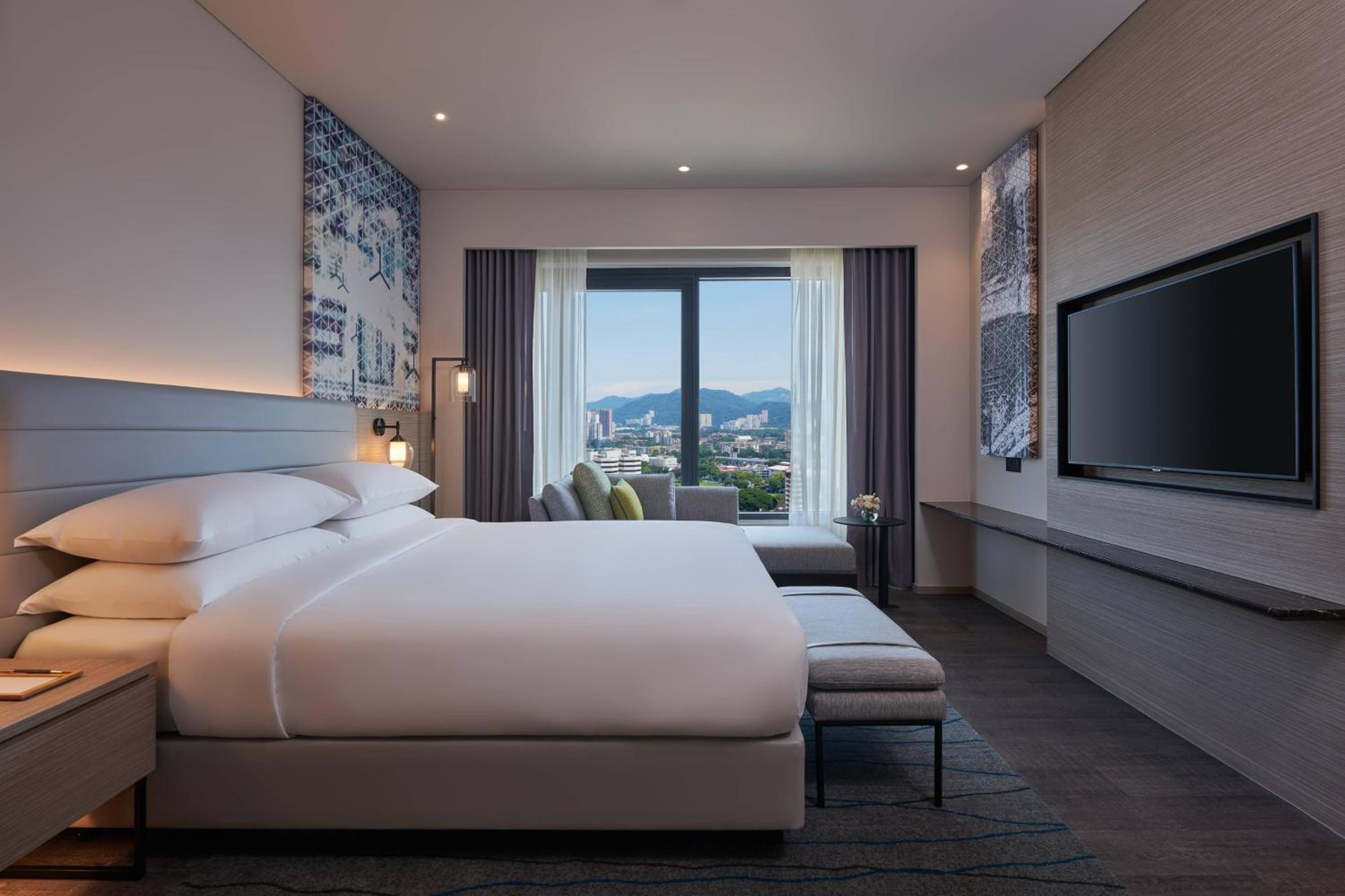 Courtyard Suite, 1 Bedroom Suite, 1 King, City view - Photo 4