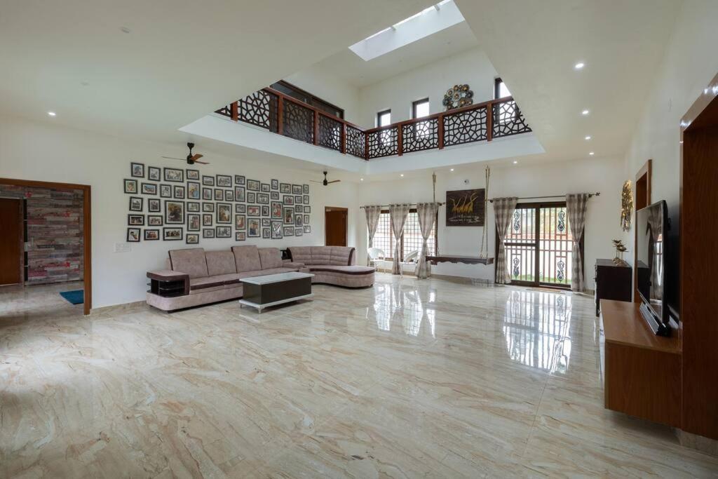 Villa photo 1