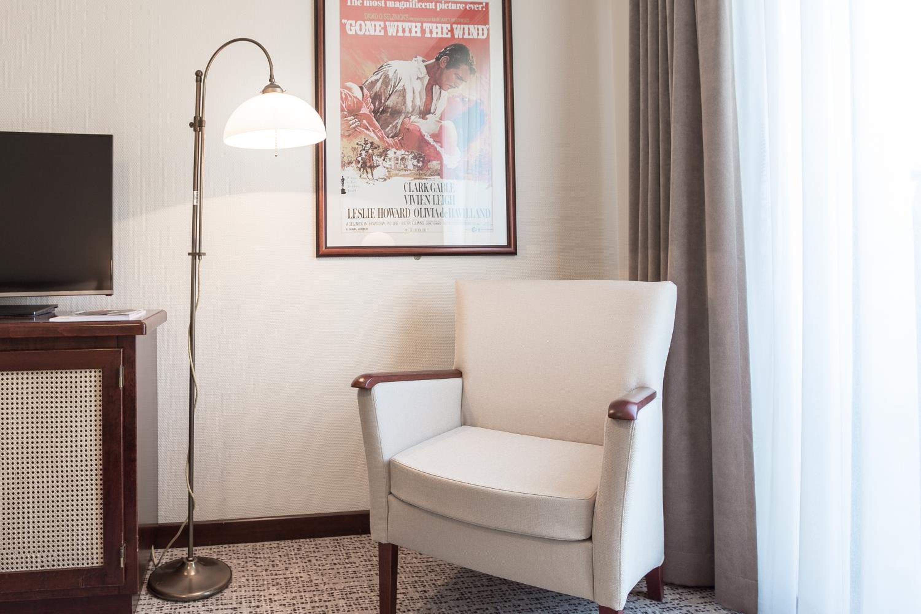 Standard Twin Room - Photo 6