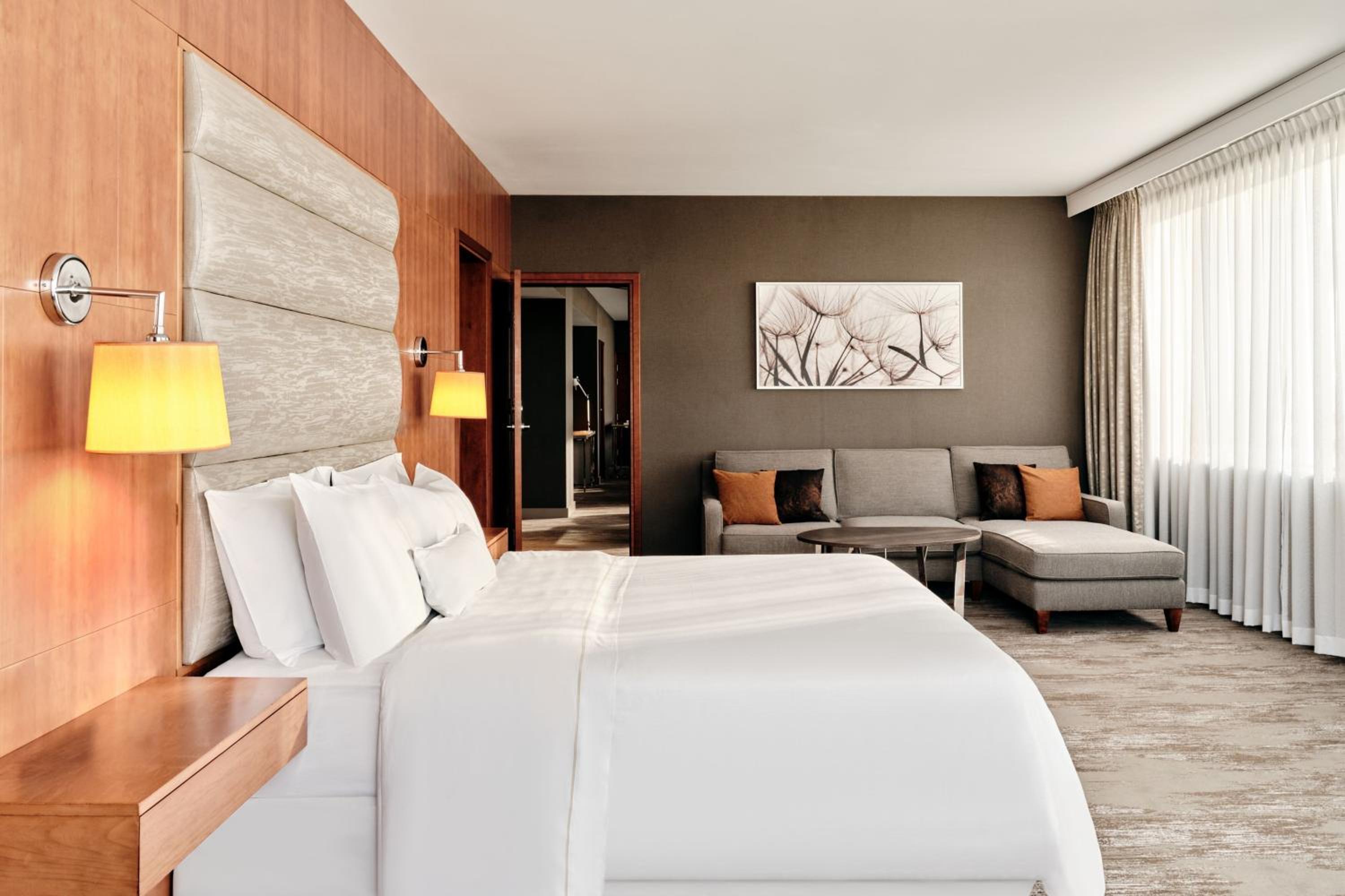 Presidential Suite, 1 Bedroom Suite, 1 King, City view photo 1