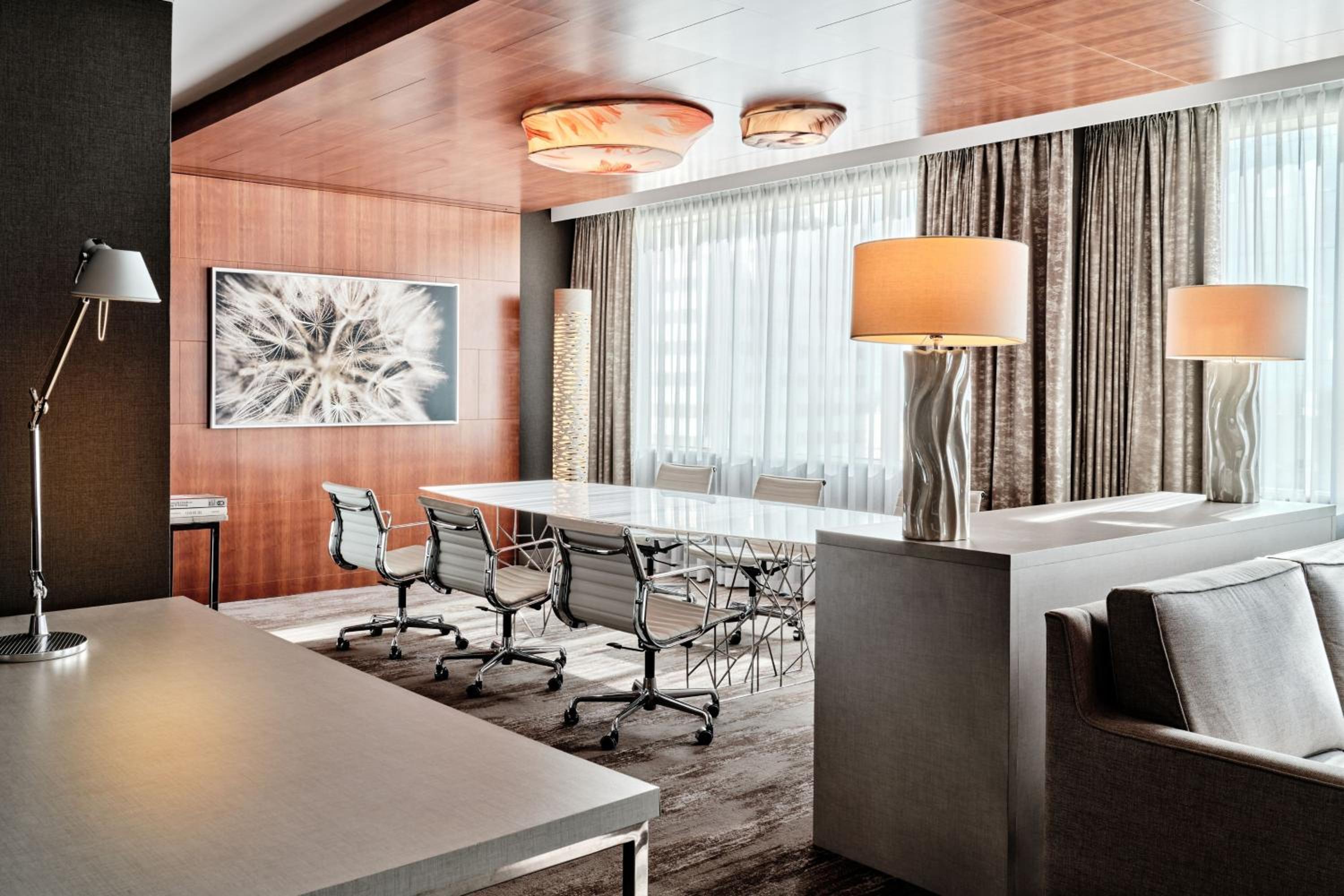 Presidential Suite, 1 Bedroom Suite, 1 King, City view photo 3