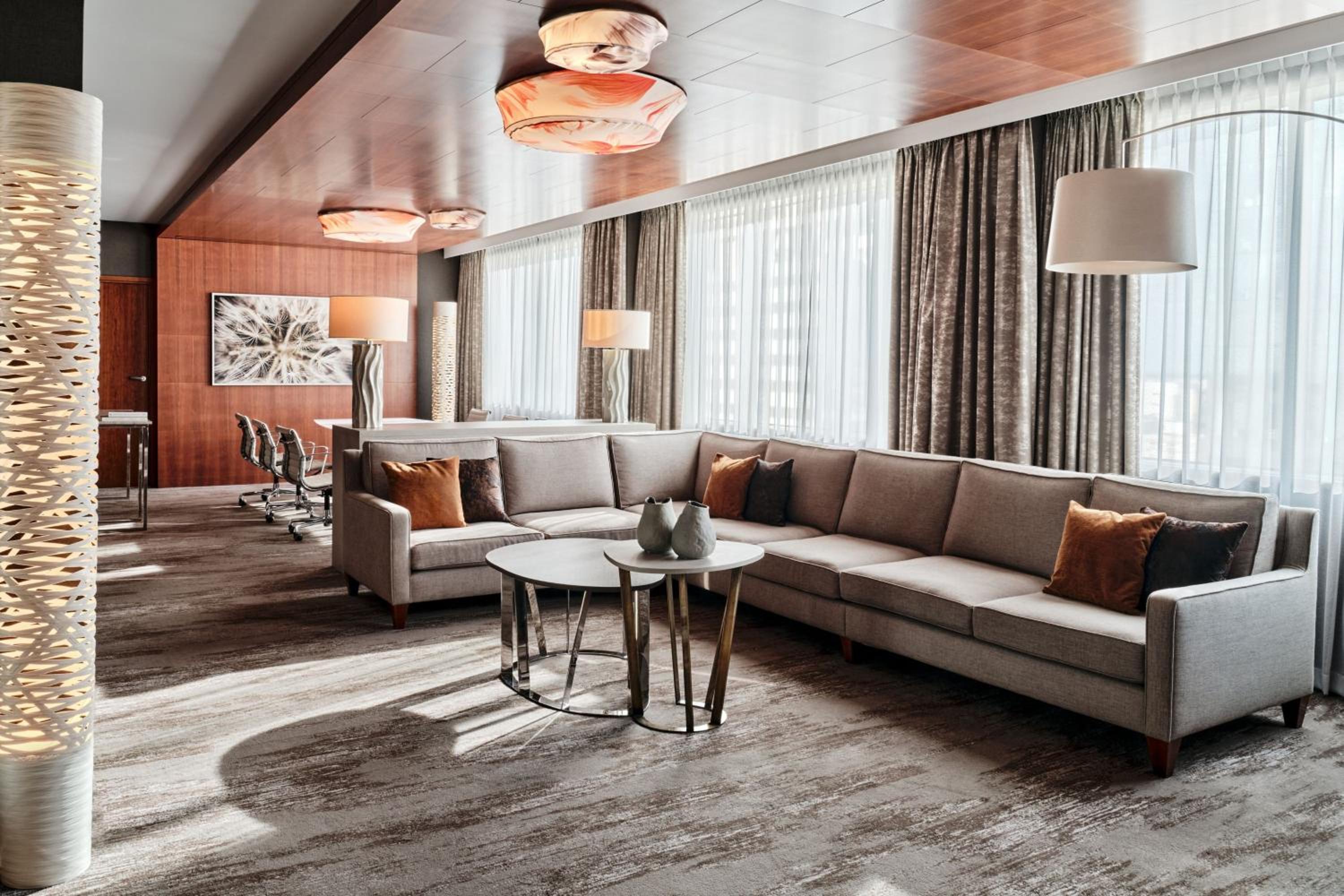 Presidential Suite, 1 Bedroom Suite, 1 King, City view photo 2