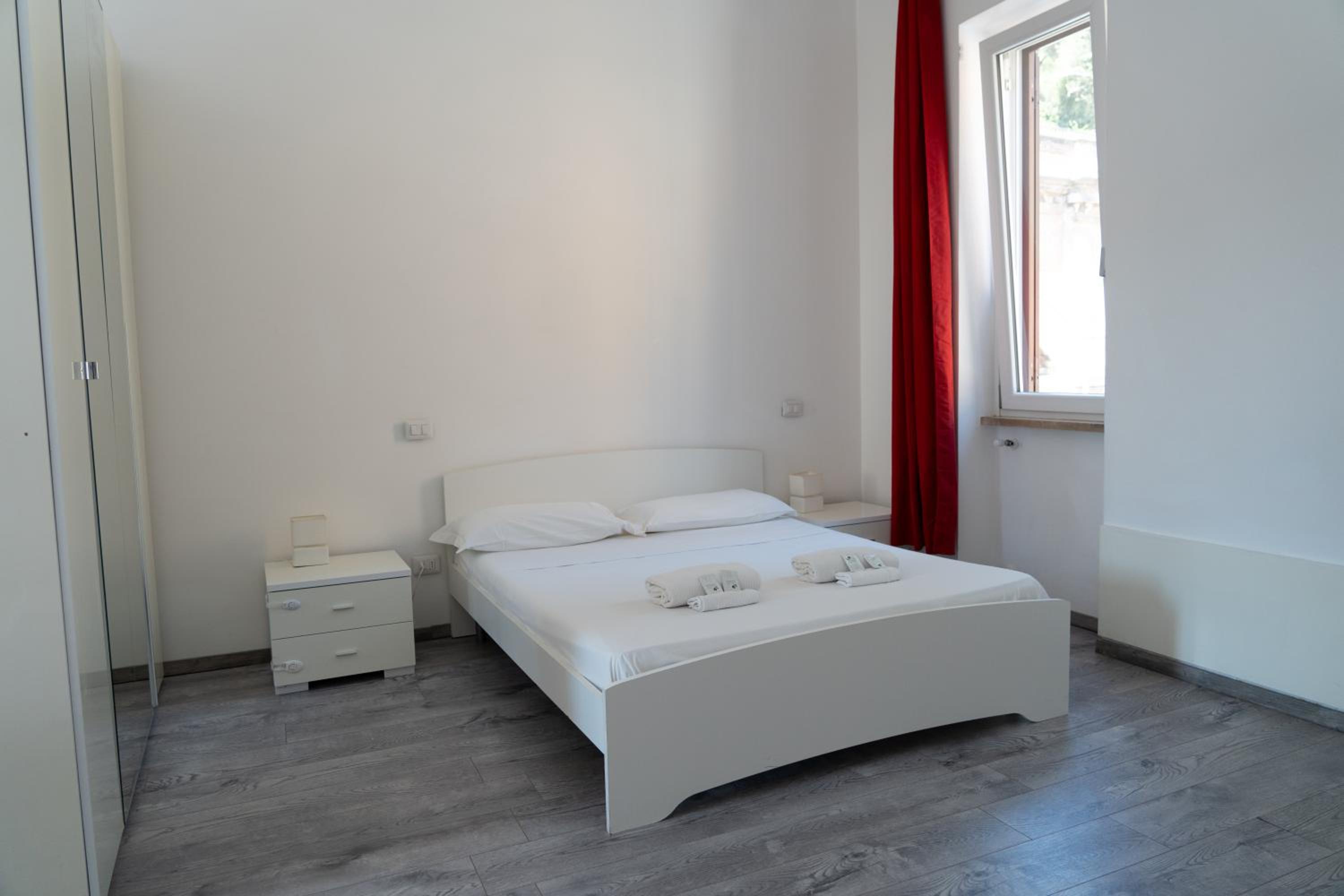 Apartment photo 2
