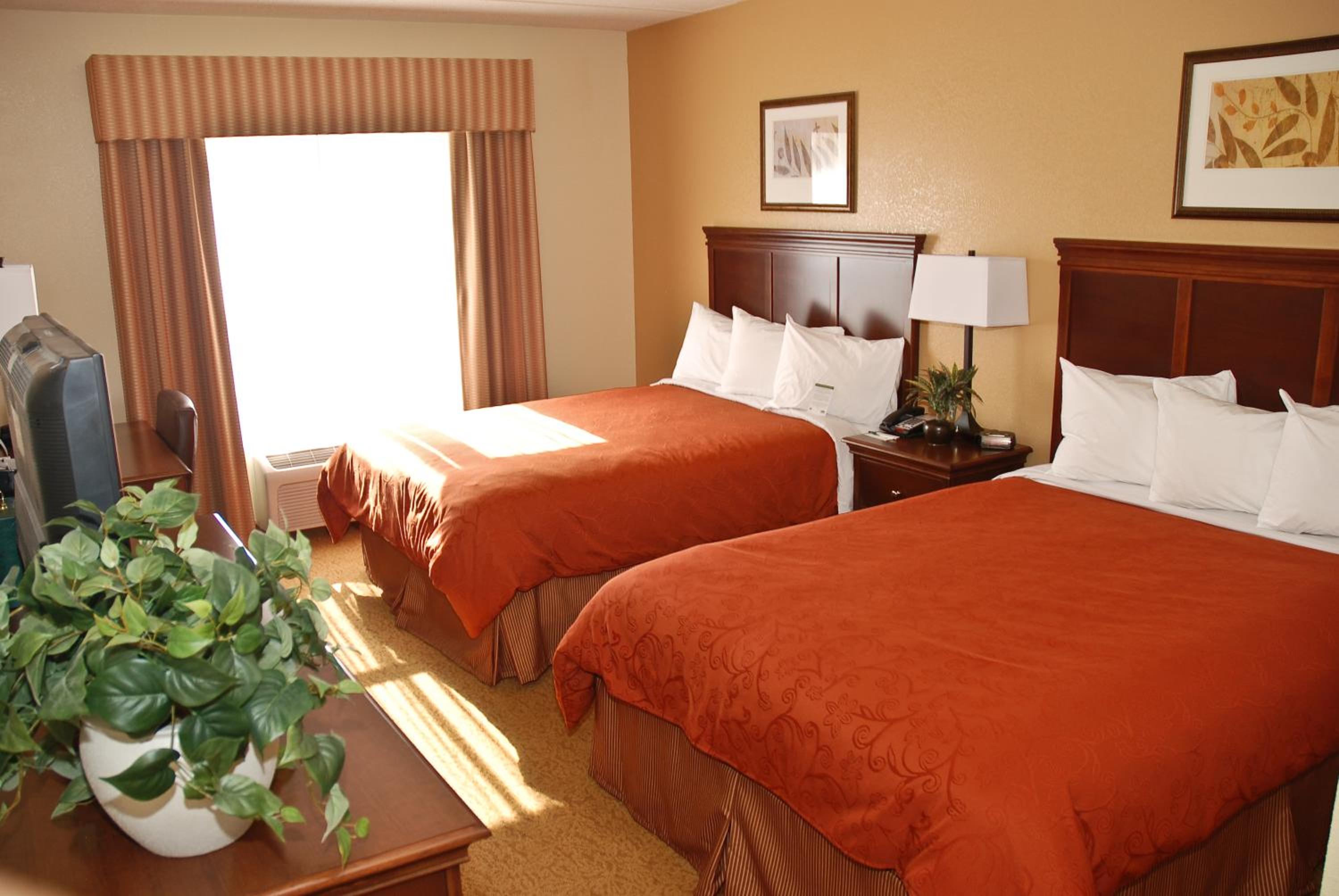 Queen Guest Room With Two Queen Beds