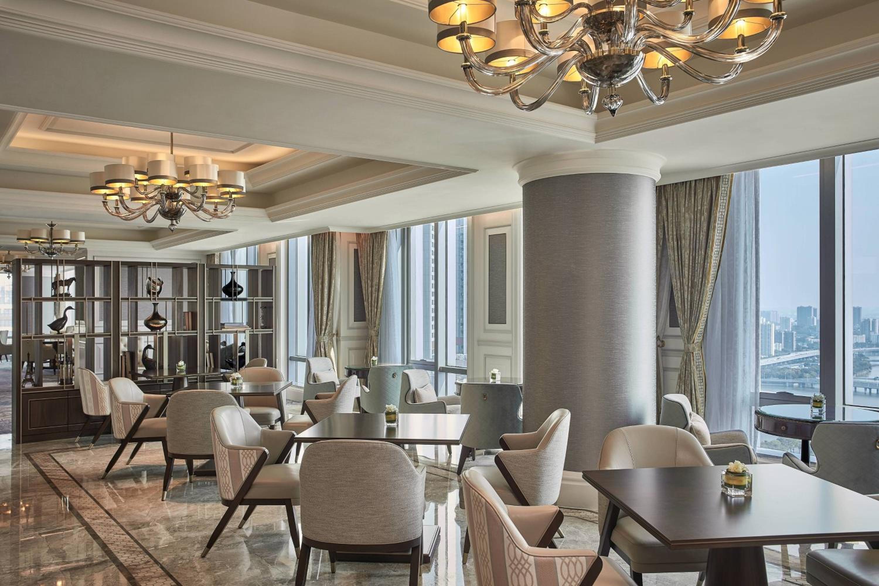 Club City View King Room - Photo 4