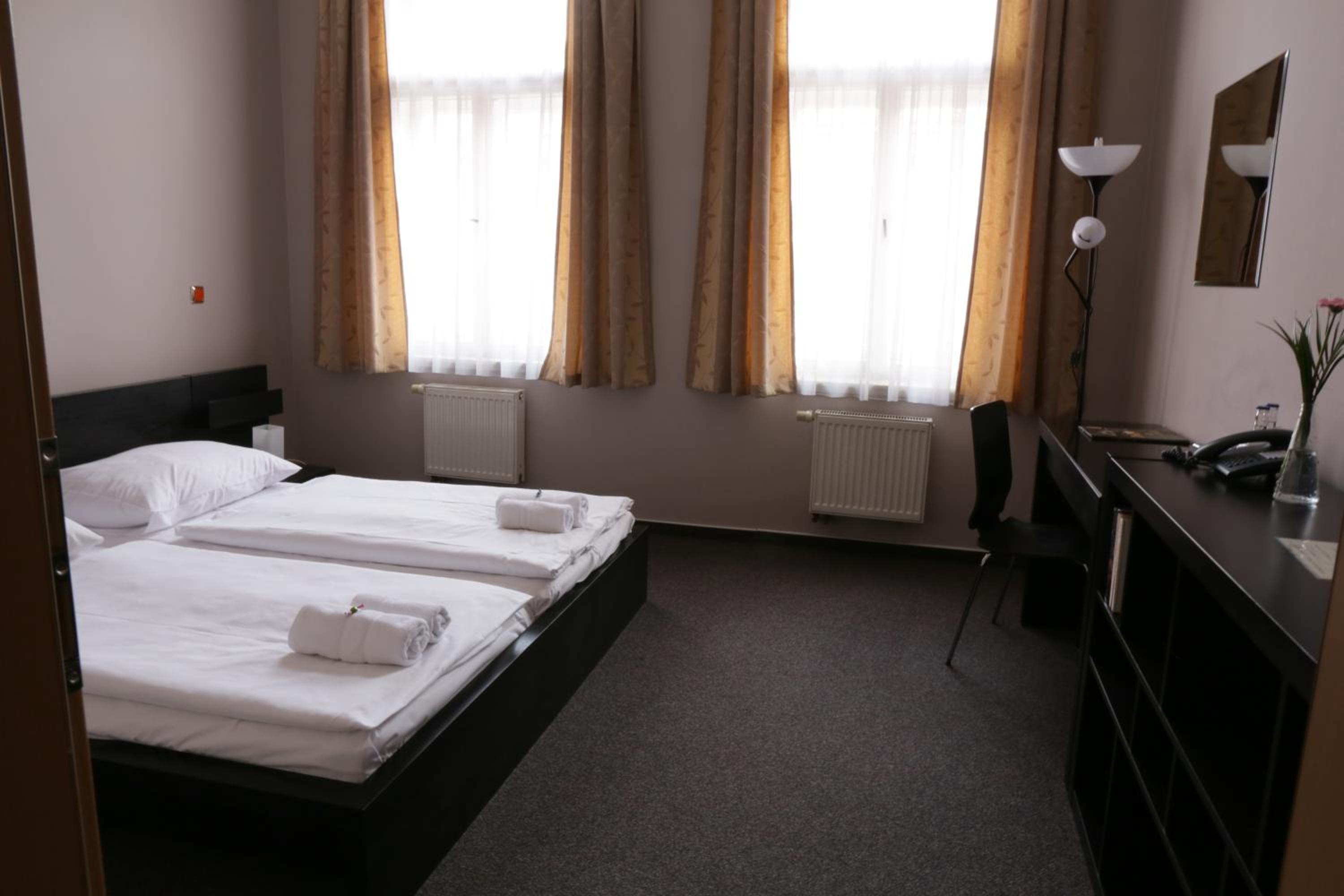 Standard Double or Twin Room photo 3