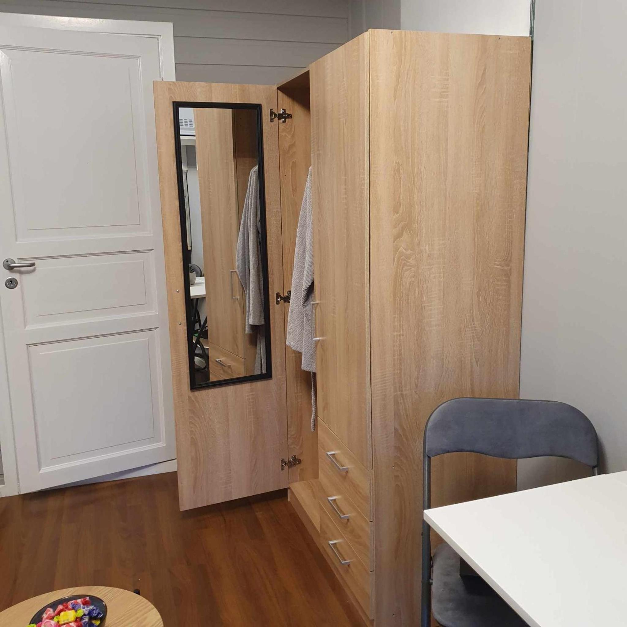 Studio Apartment photo 1