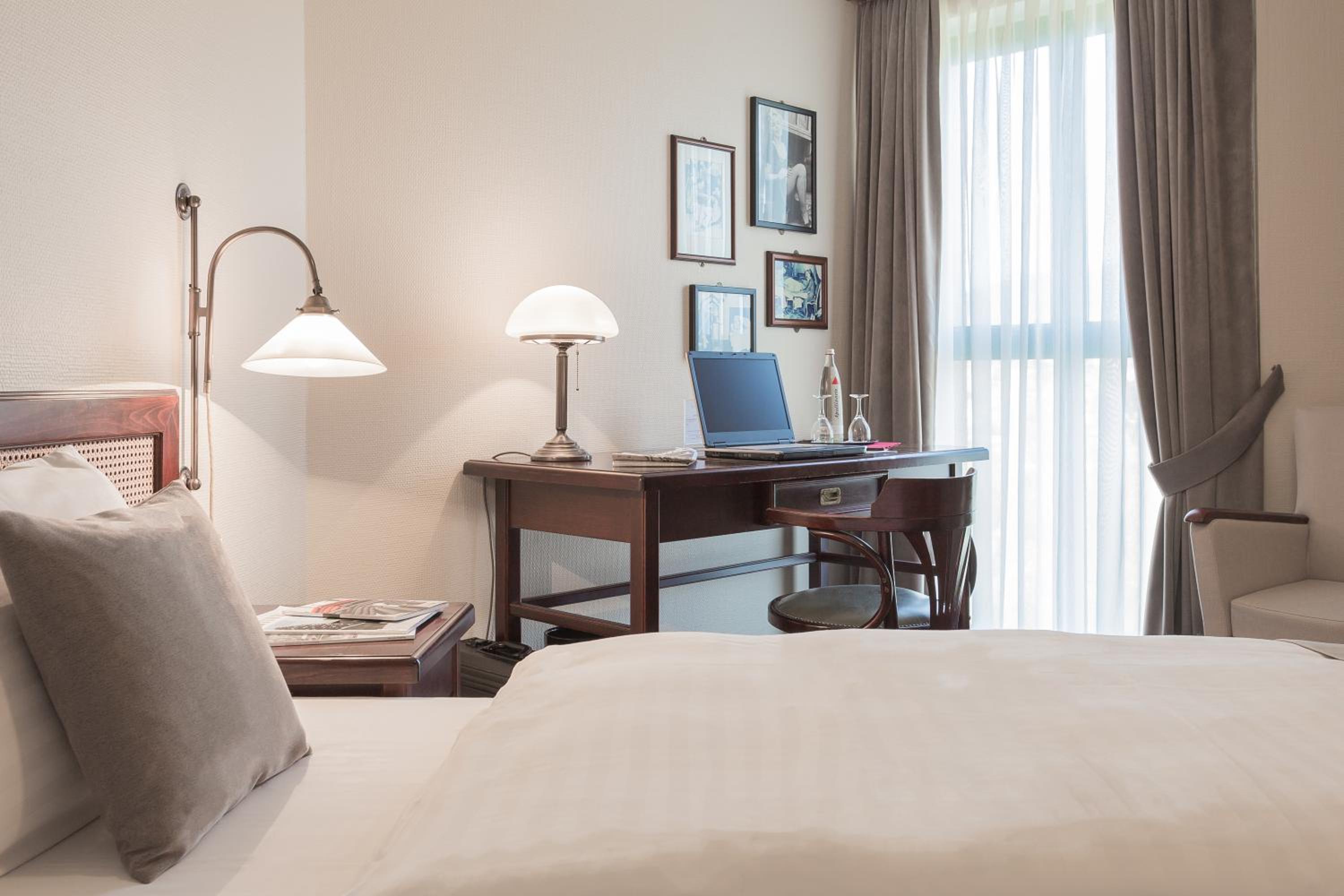 Standard Twin Room - Photo 2