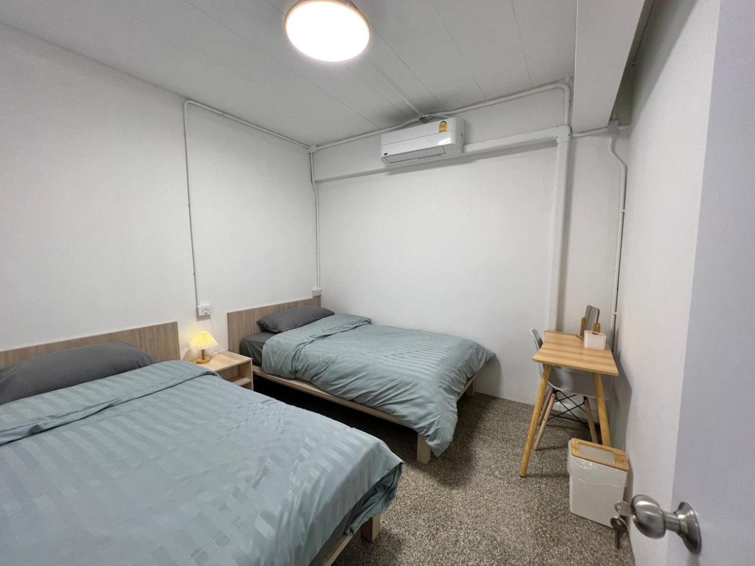 Twin Room with Shared Bathroom photo 1
