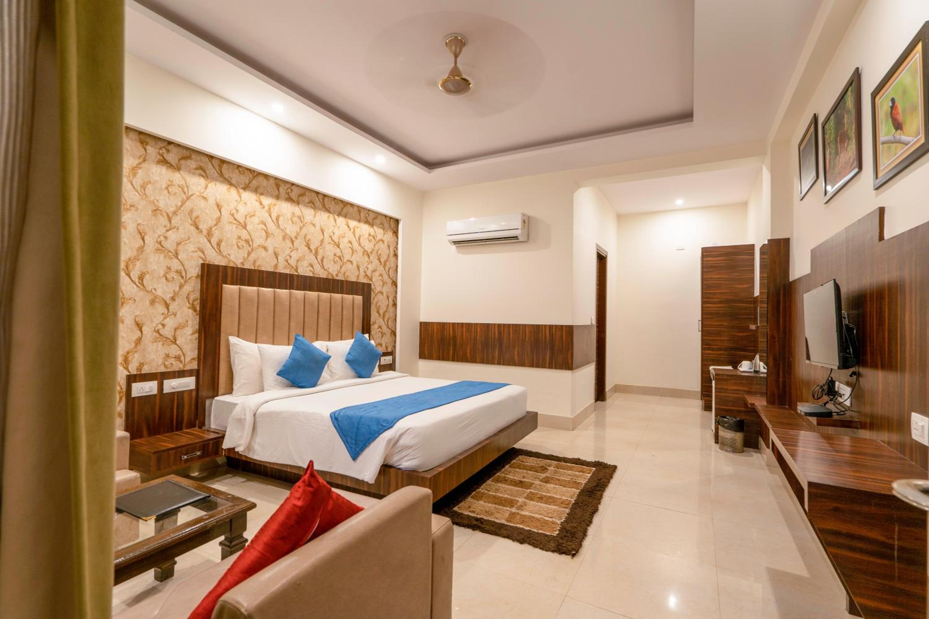 Villa photo 2