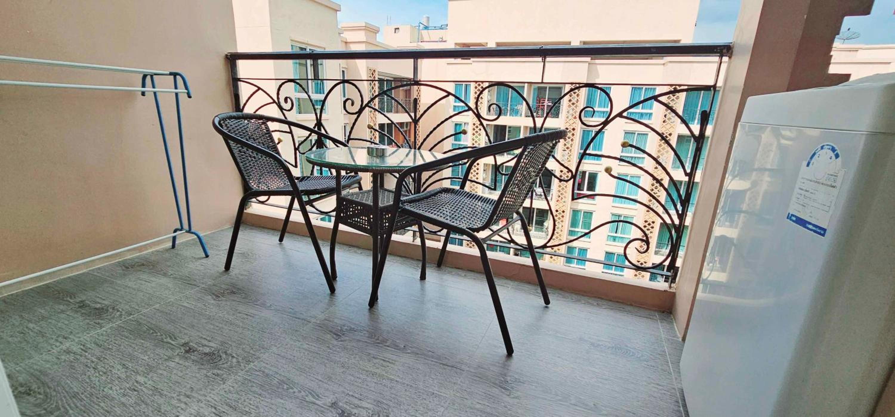 Apartment with Pool View  - Photo 18