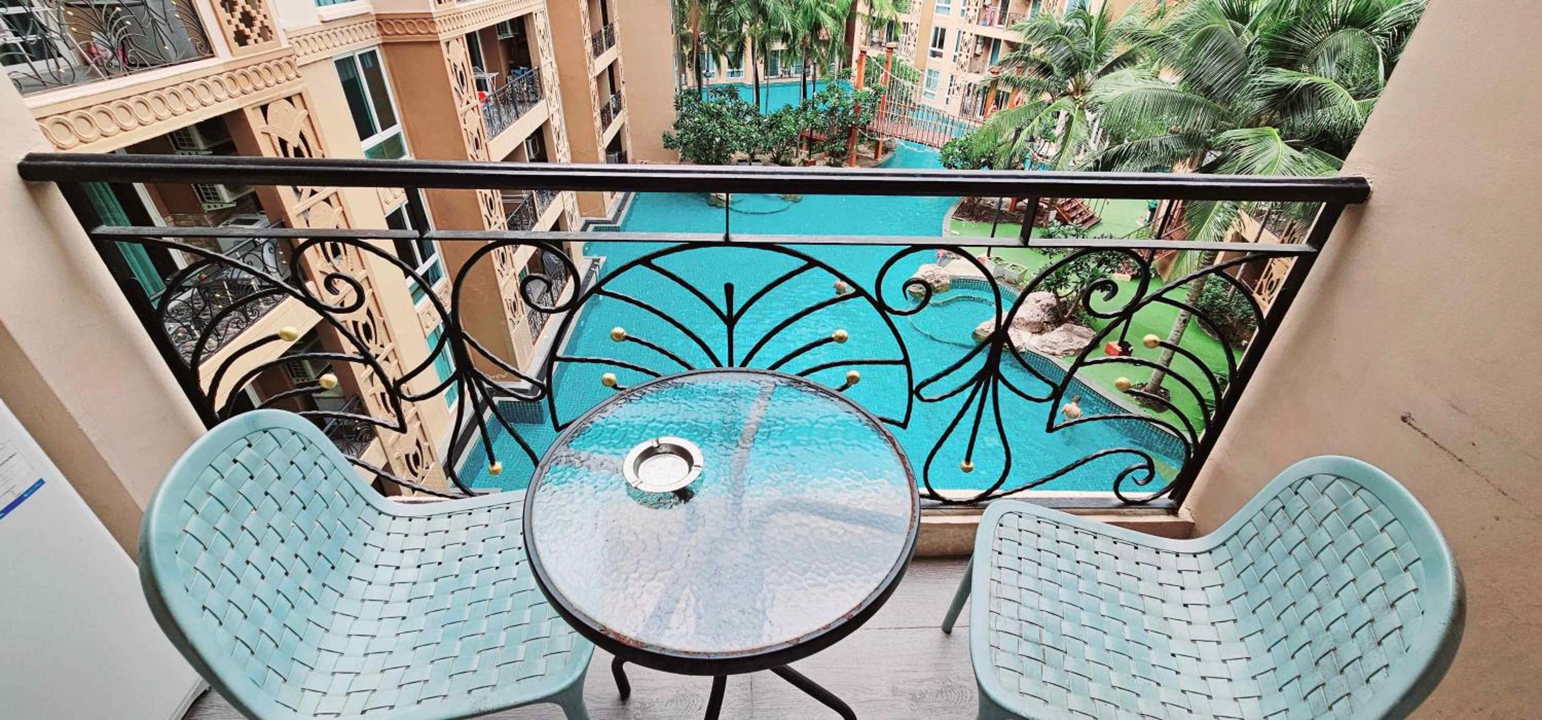 Apartment with Pool View  - Photo 20