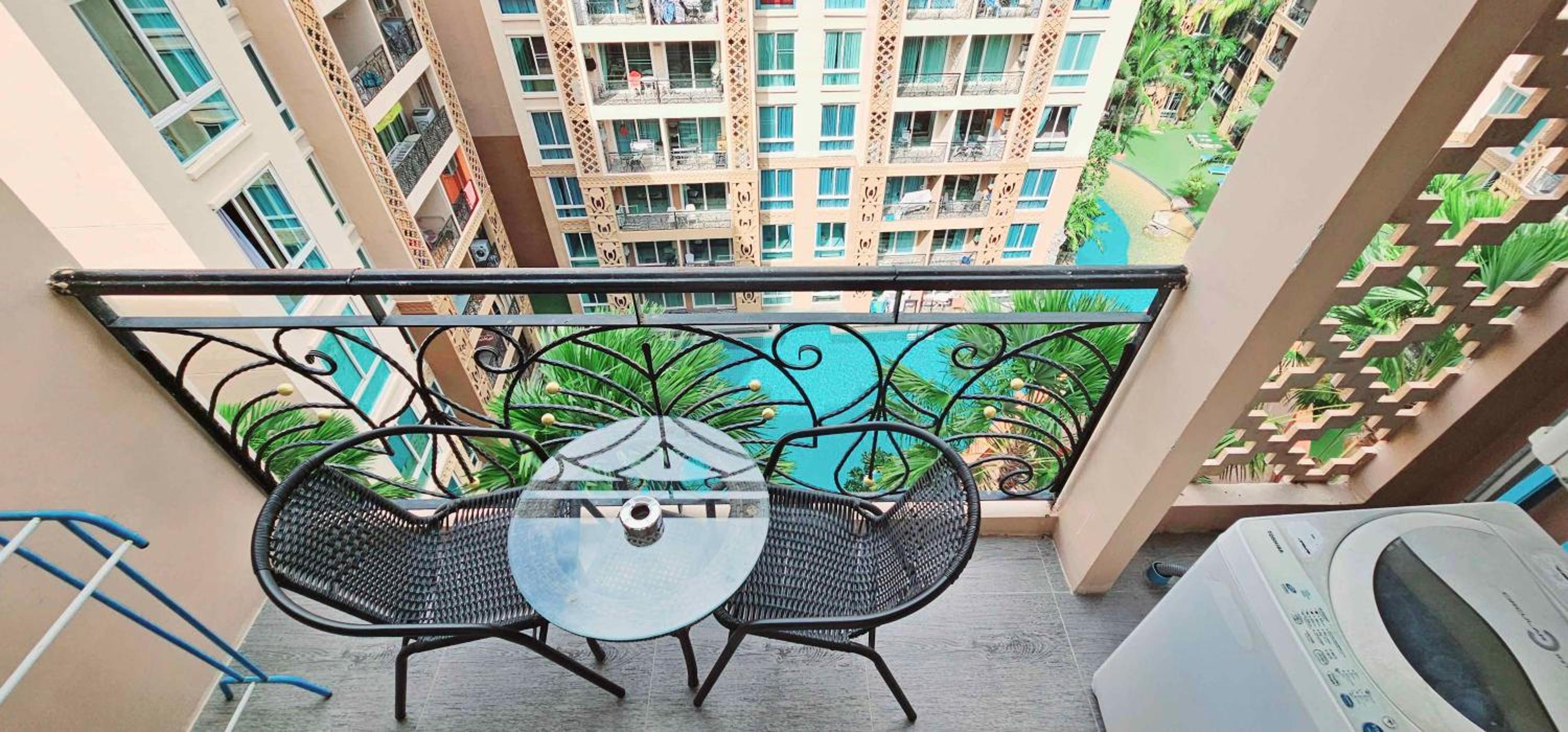 Apartment with Pool View  - Photo 19