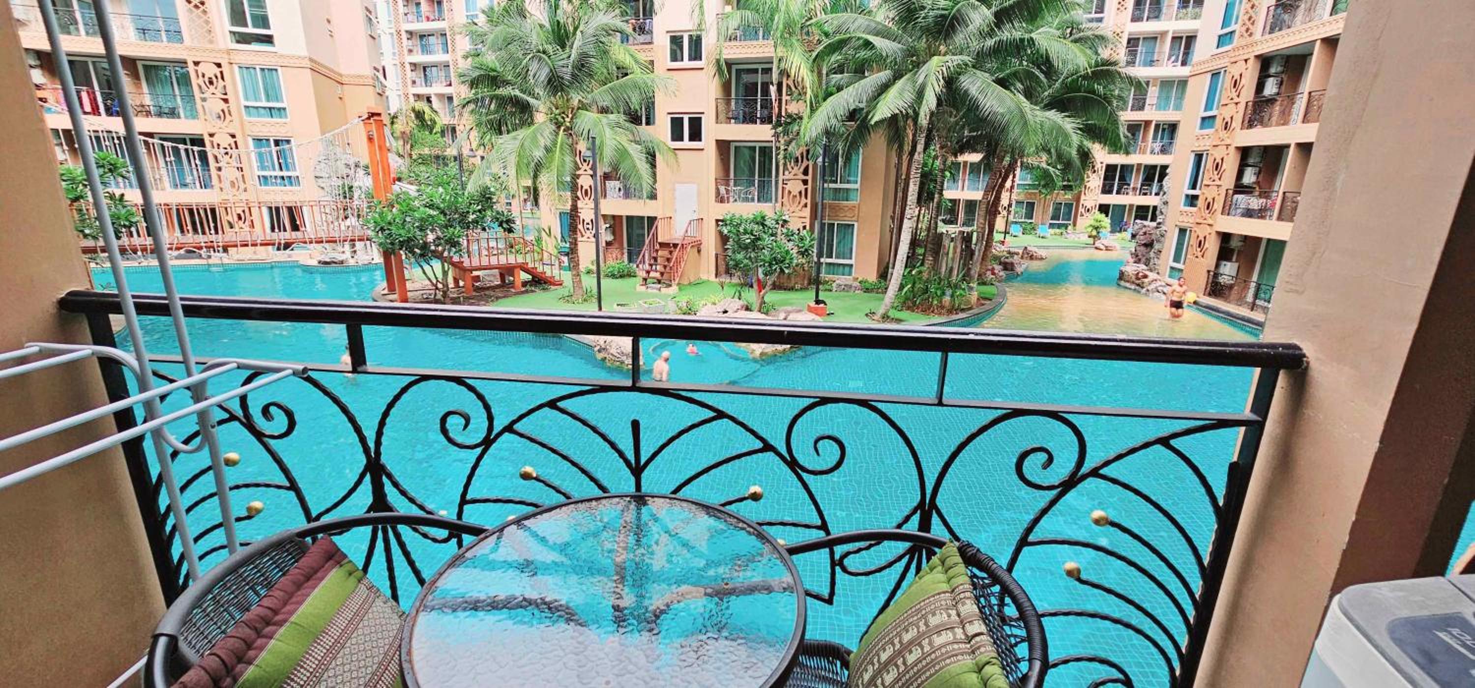 Apartment with Pool View  - Photo 17