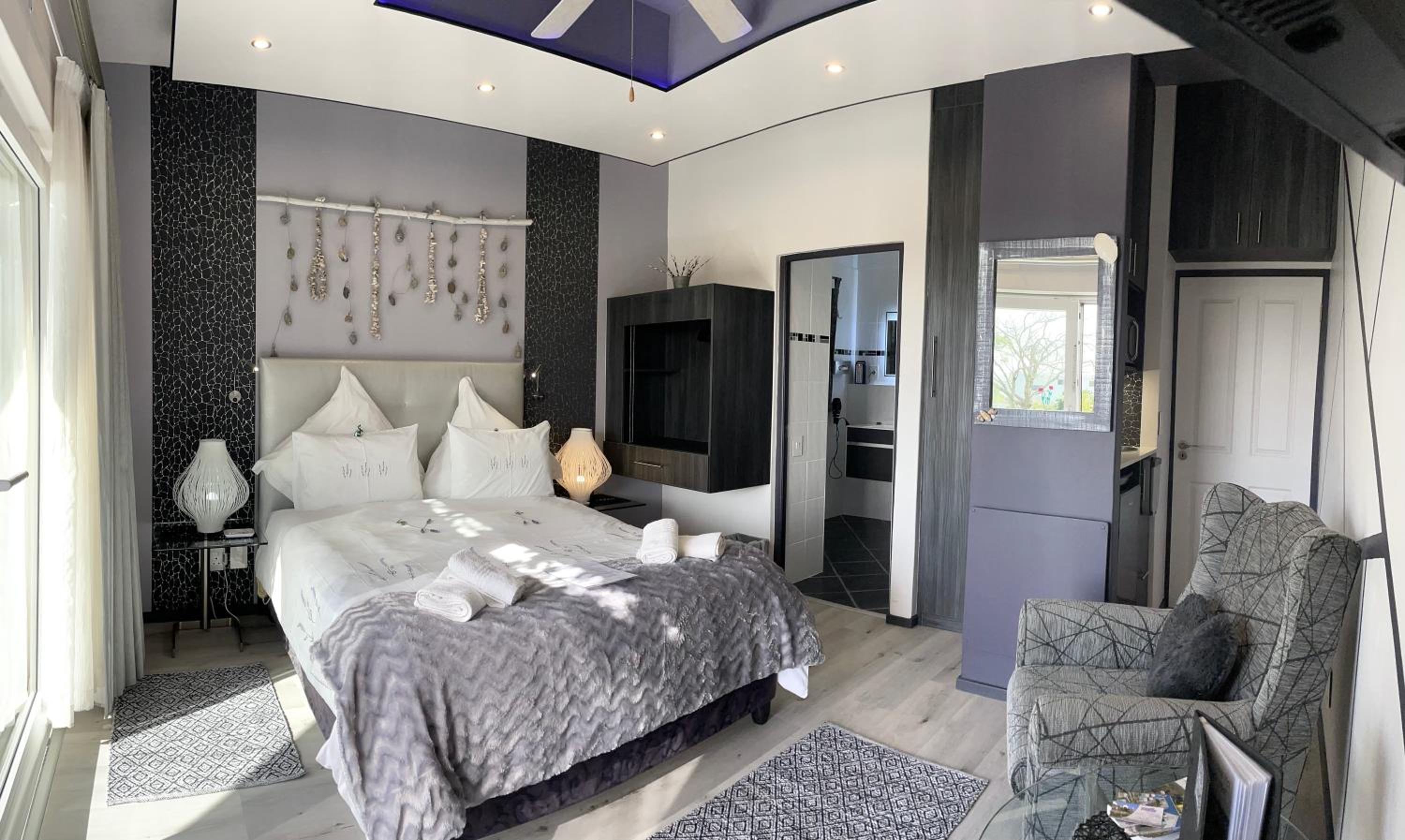  Double Room - Photo 1