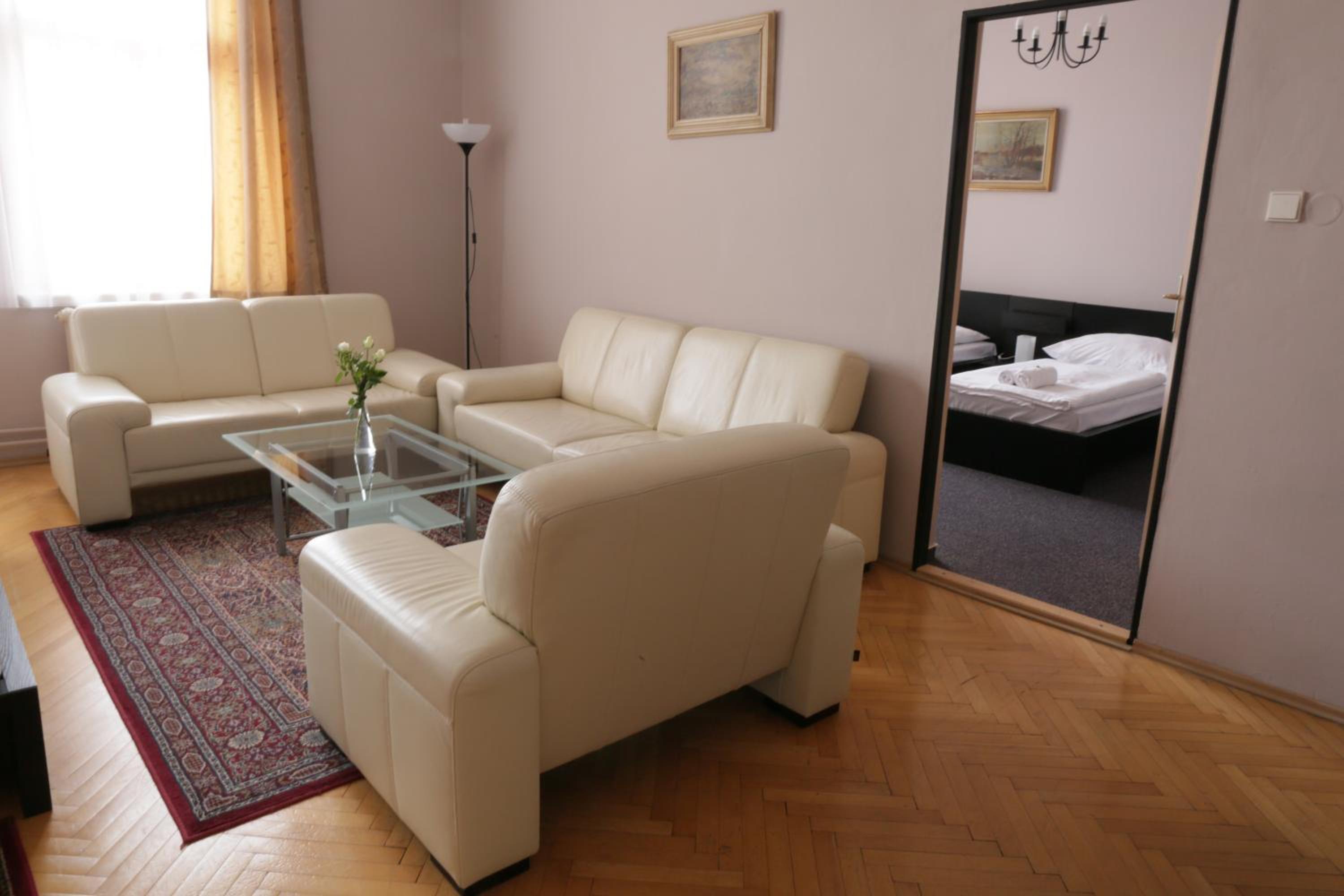 Apartment photo 1