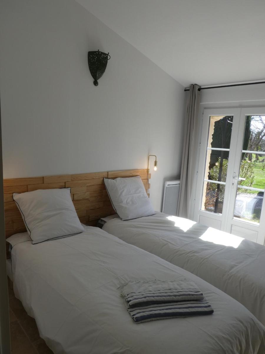Two-Bedroom House photo 2