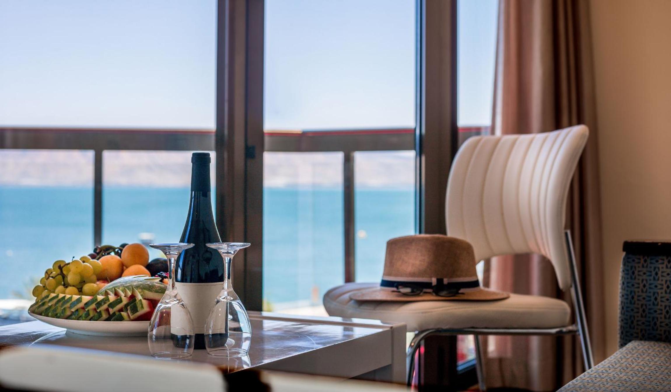 Suite with Lake View photo 2