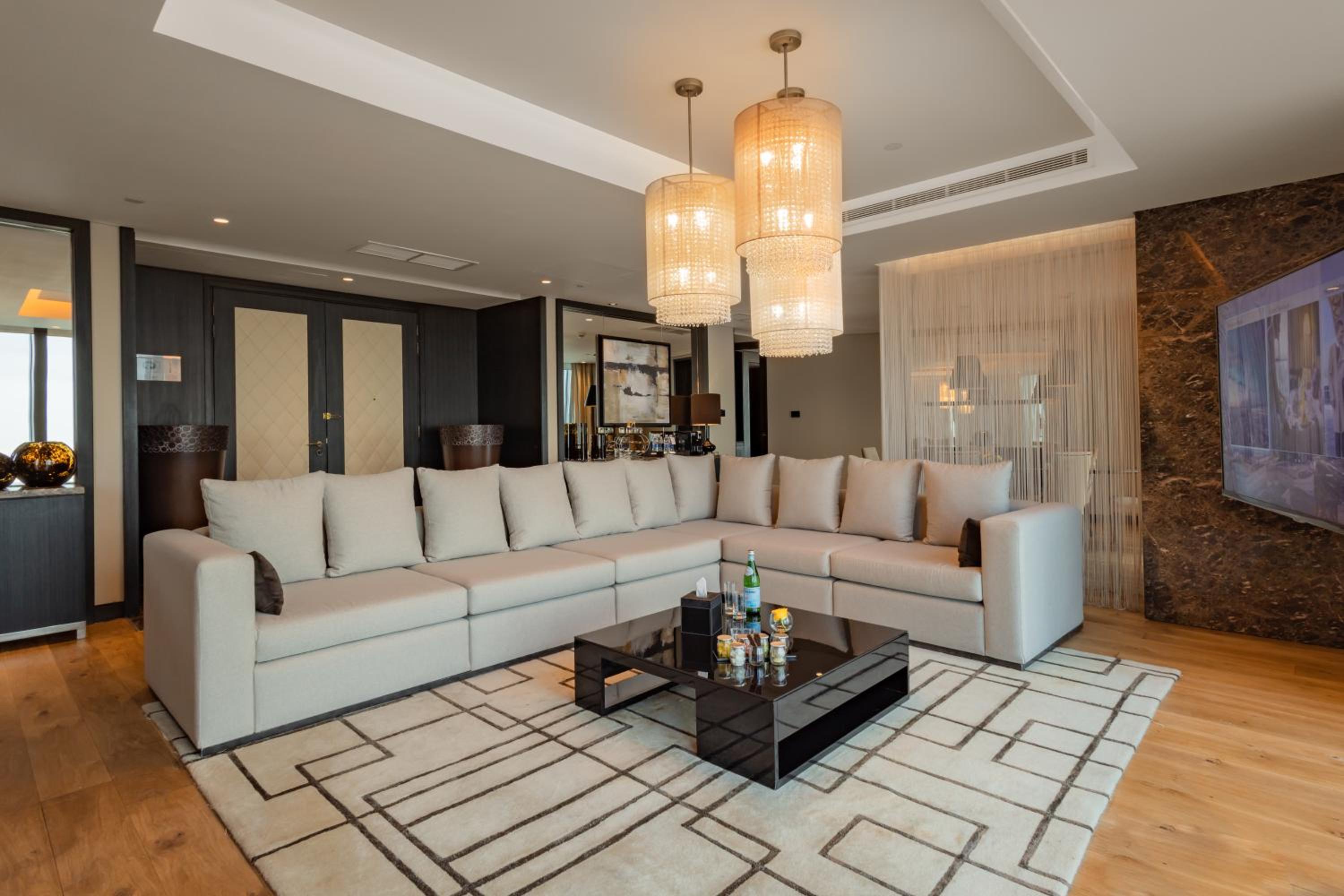 Crown Suite Boulevard View photo 1