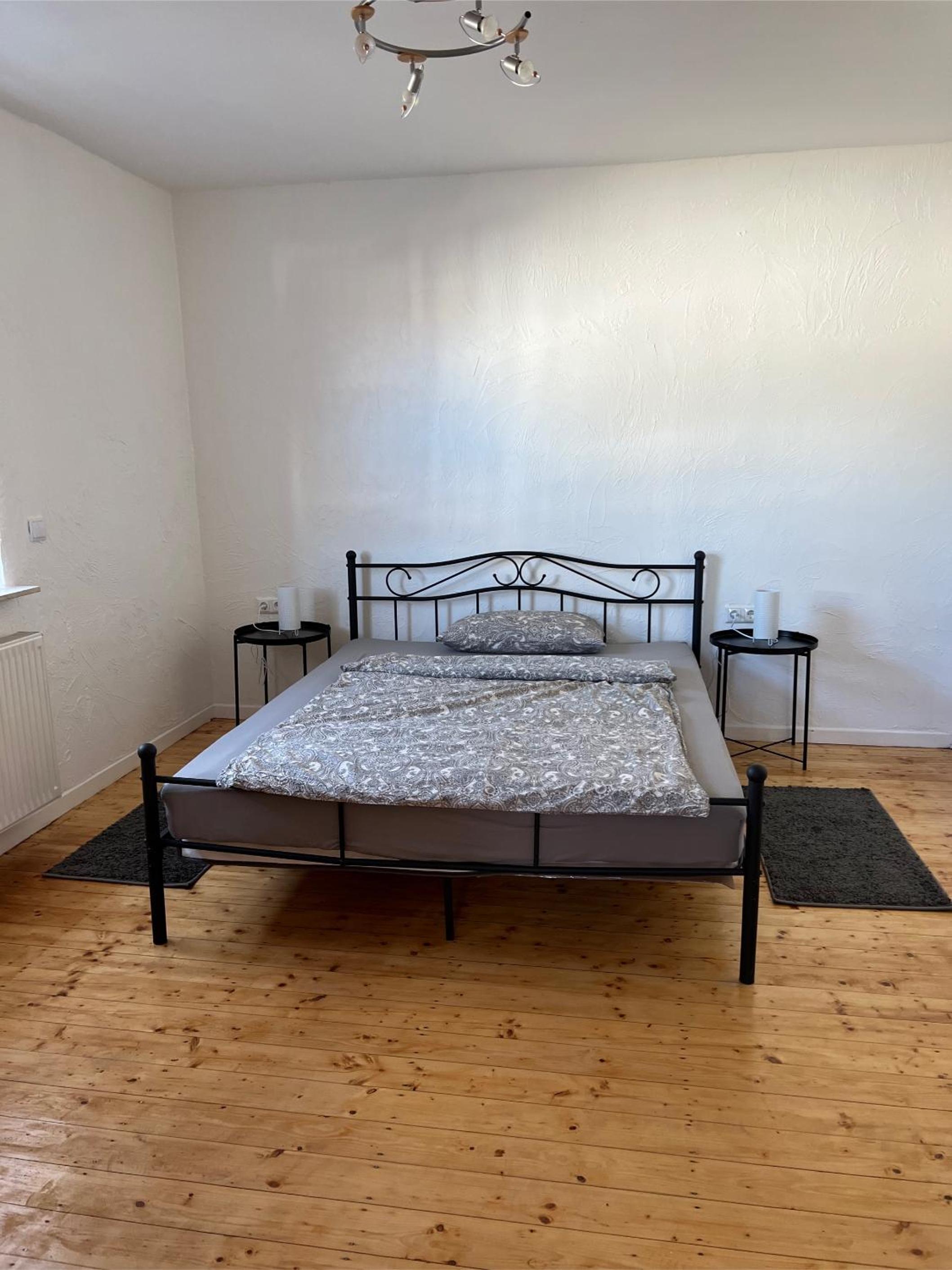 One-Bedroom Apartment photo 1