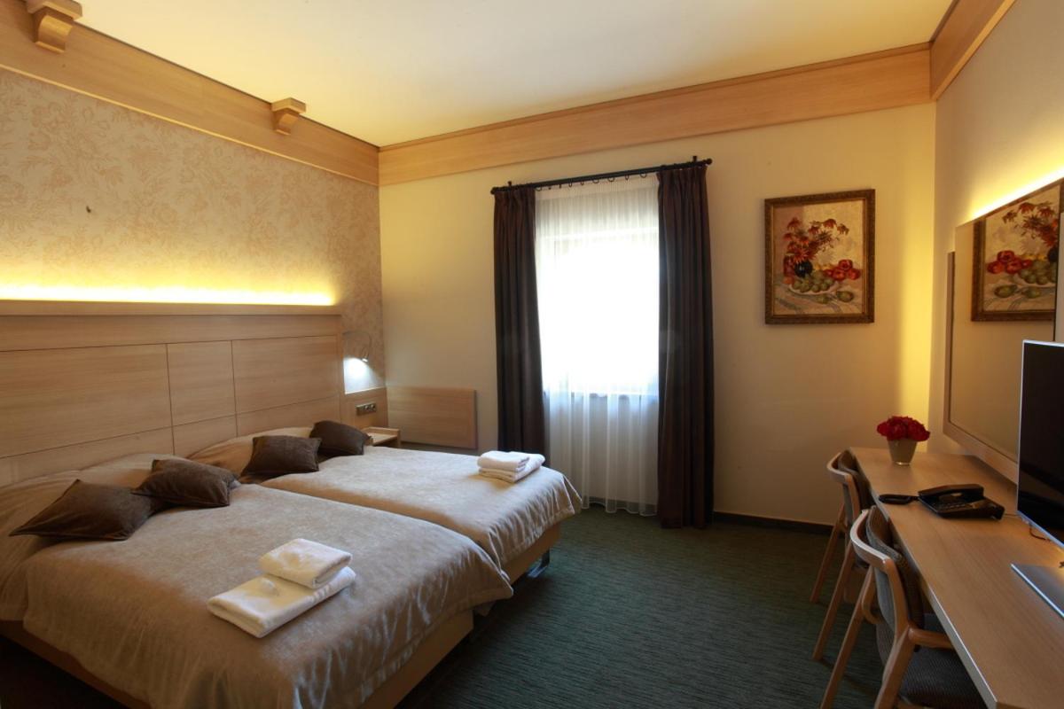 Double or Twin Room photo 2