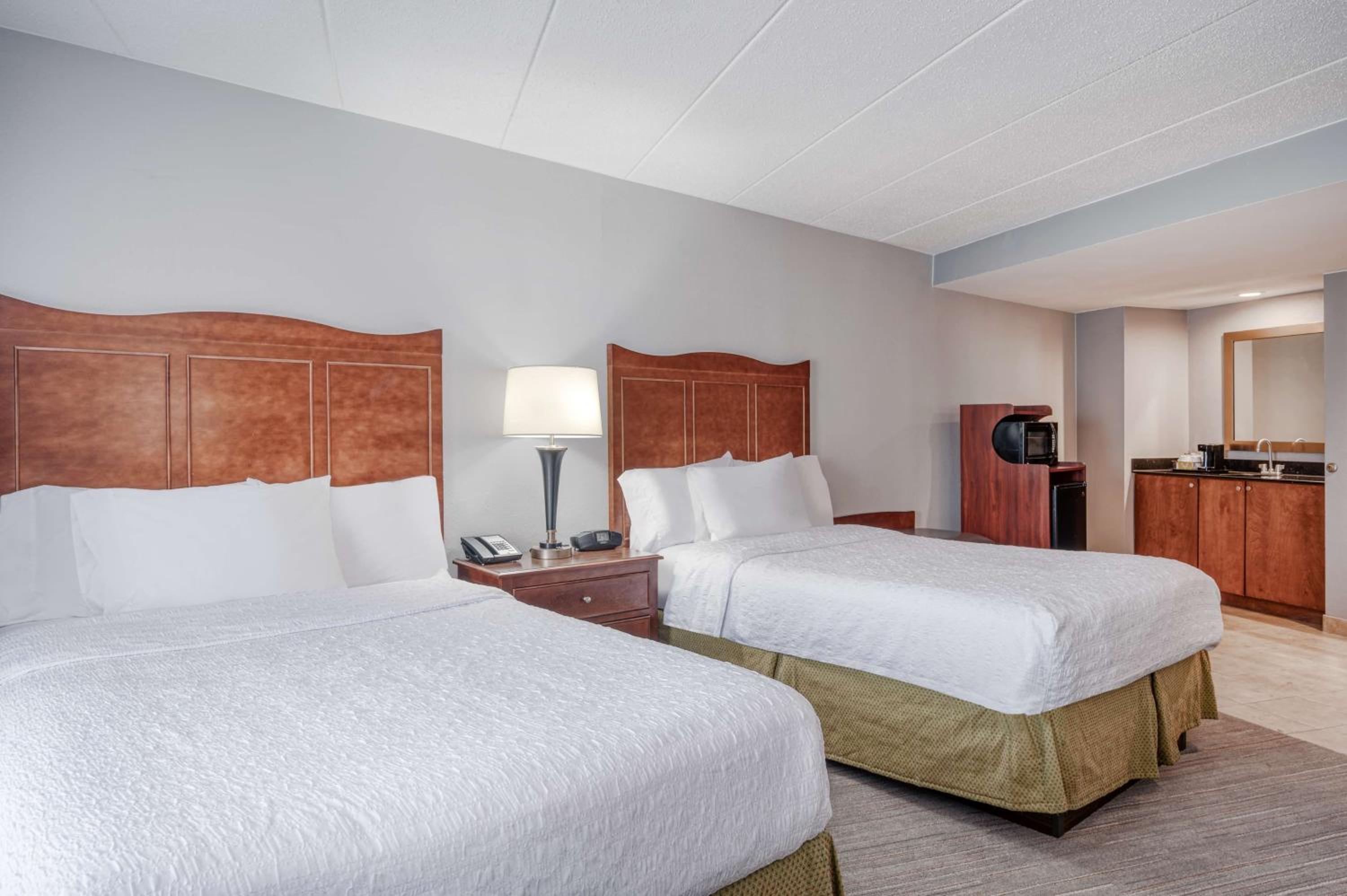 One-Bedroom Suite with Two Double Beds - Non-Smoking - Photo 4