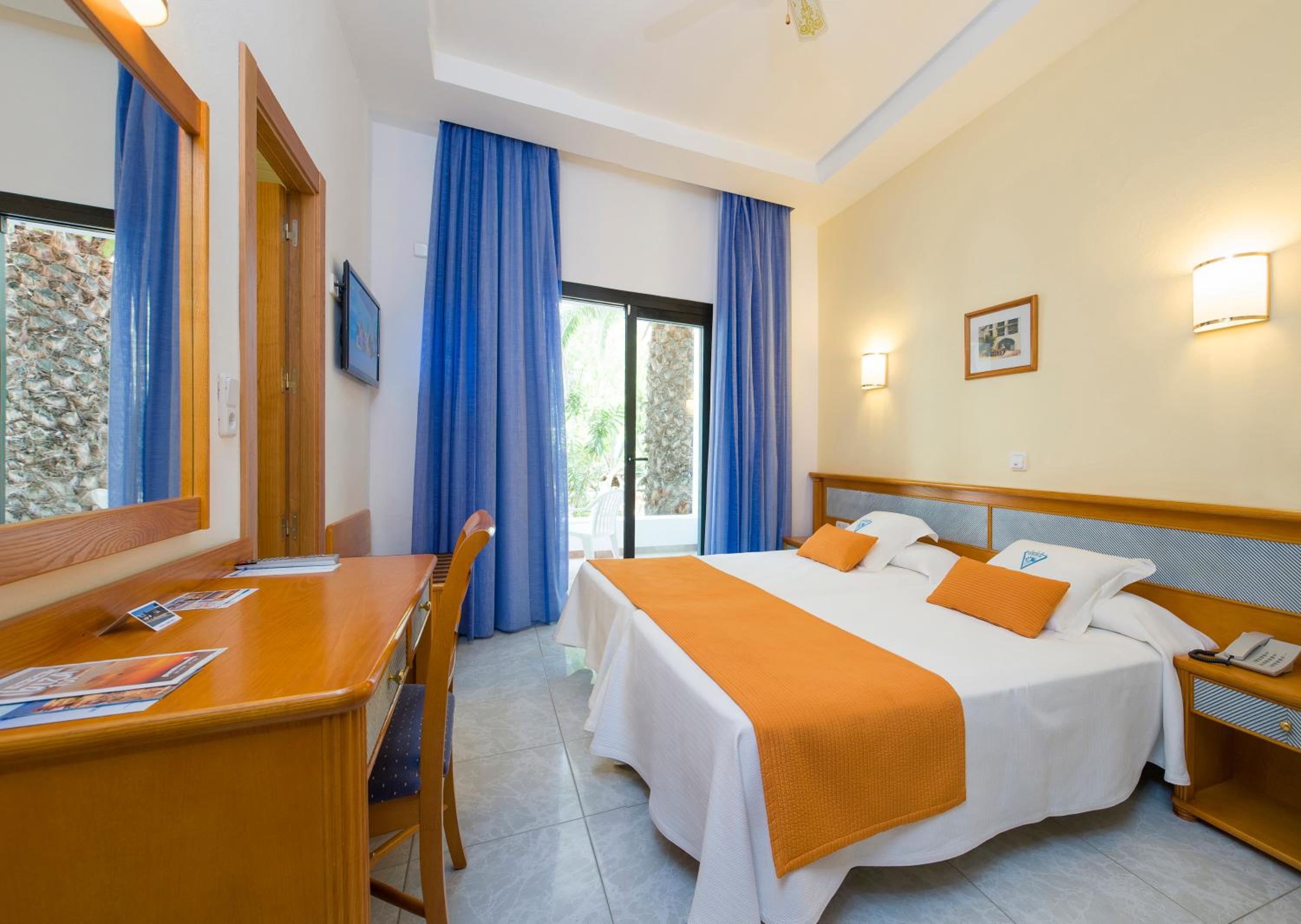 Economy Twin Room Ground Floor photo 3