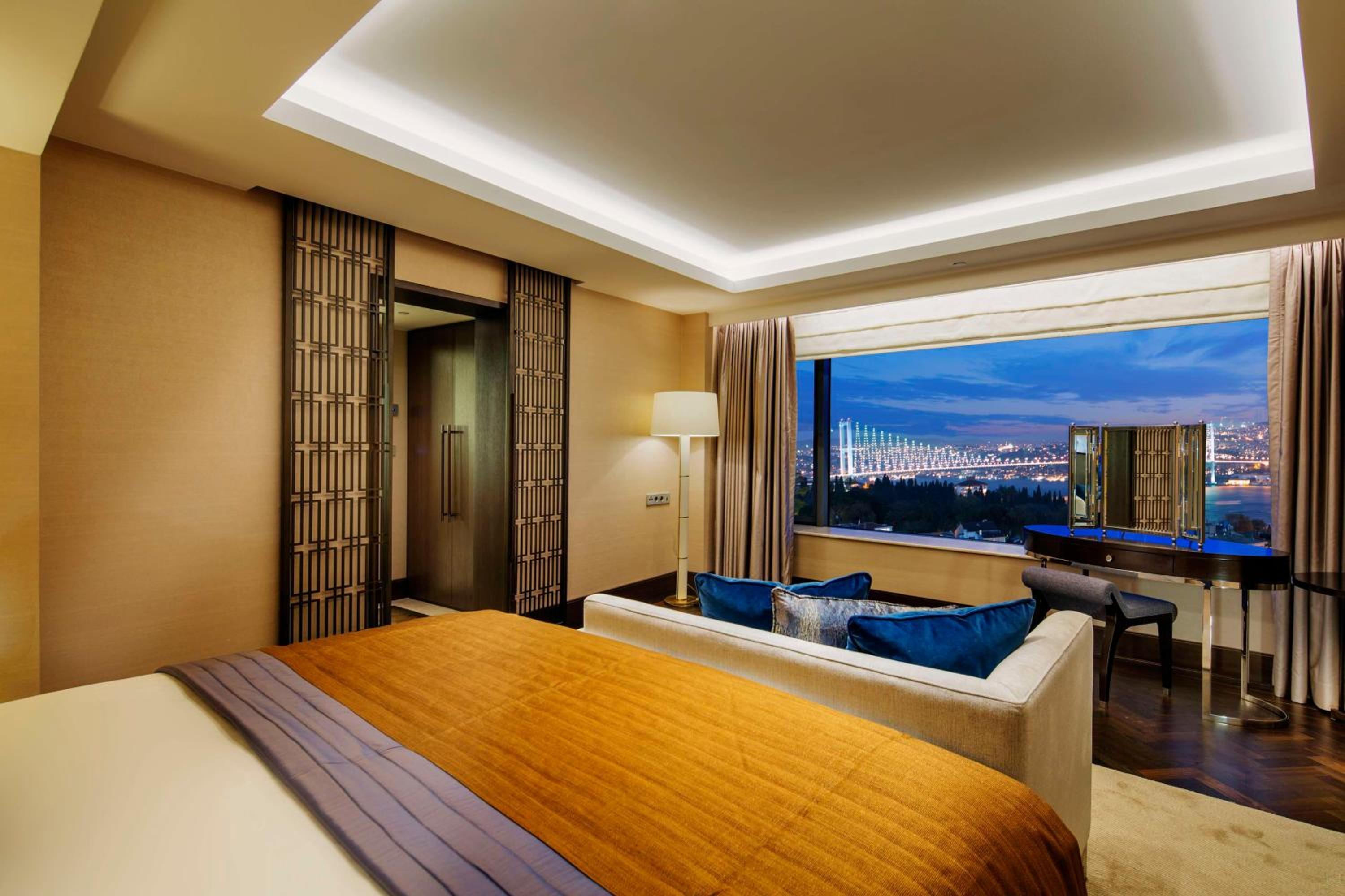 Ambassador Suite - Lounge Access