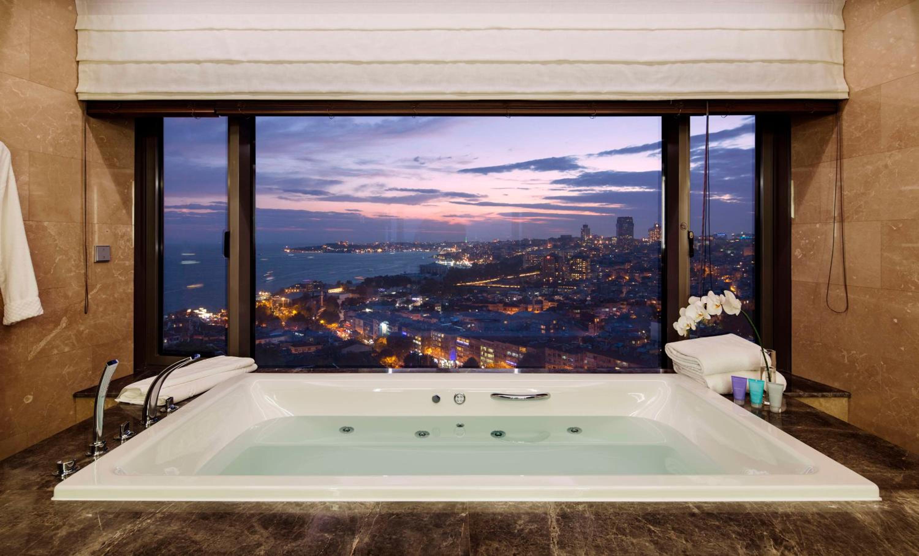 Presidential Suite - Lounge Access