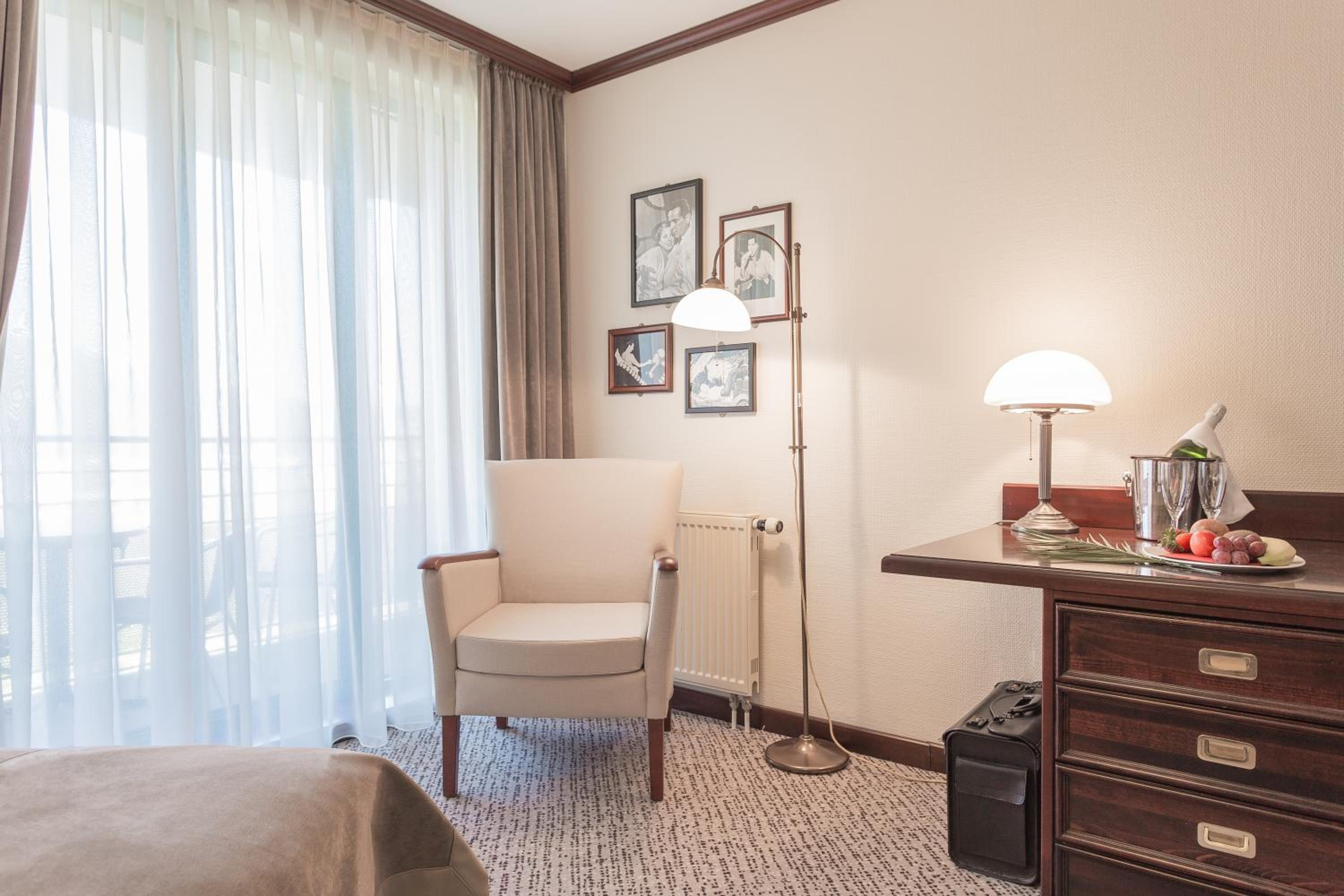 Standard Twin Room - Photo 3