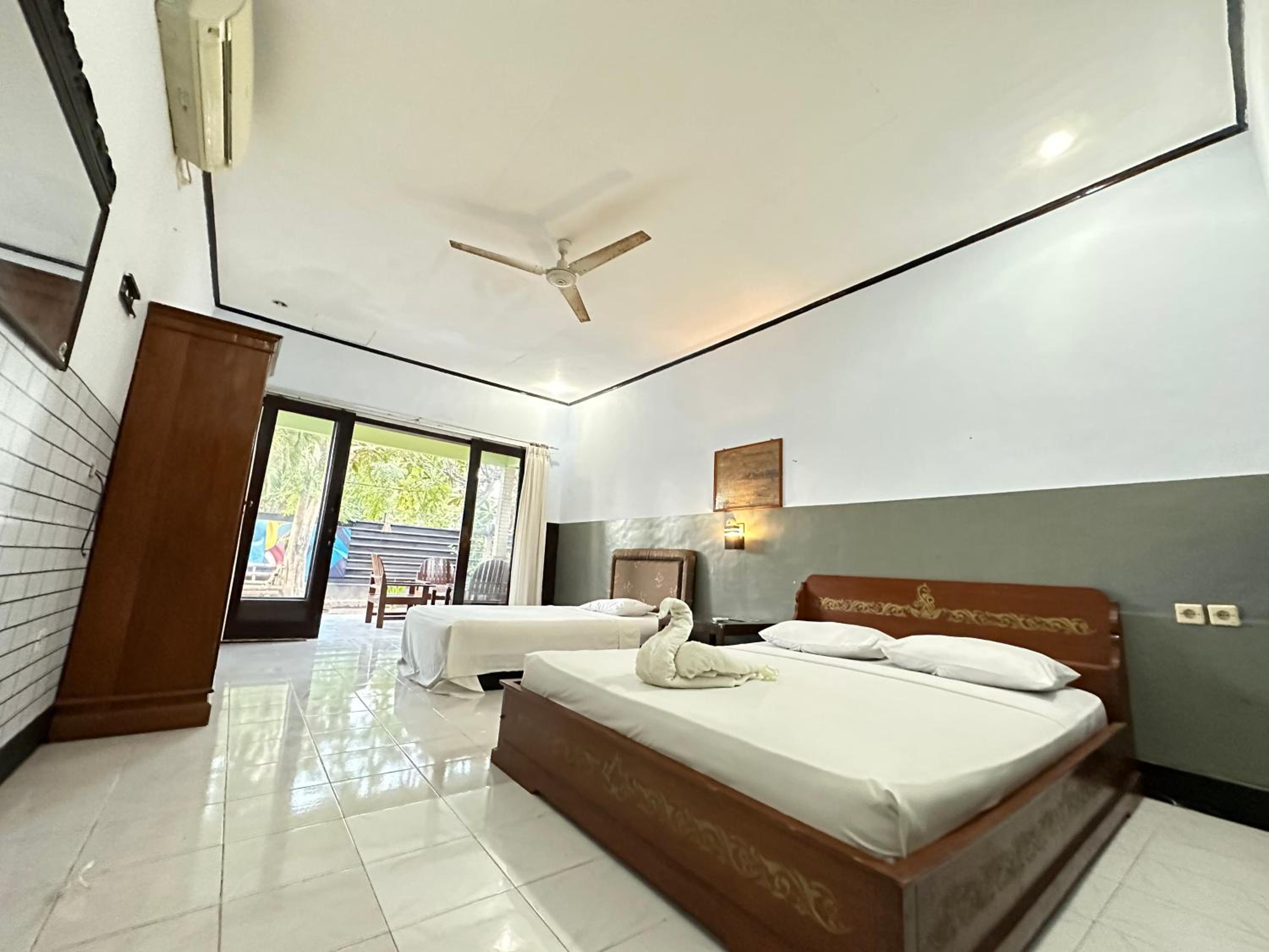 Triple Room with Terrace