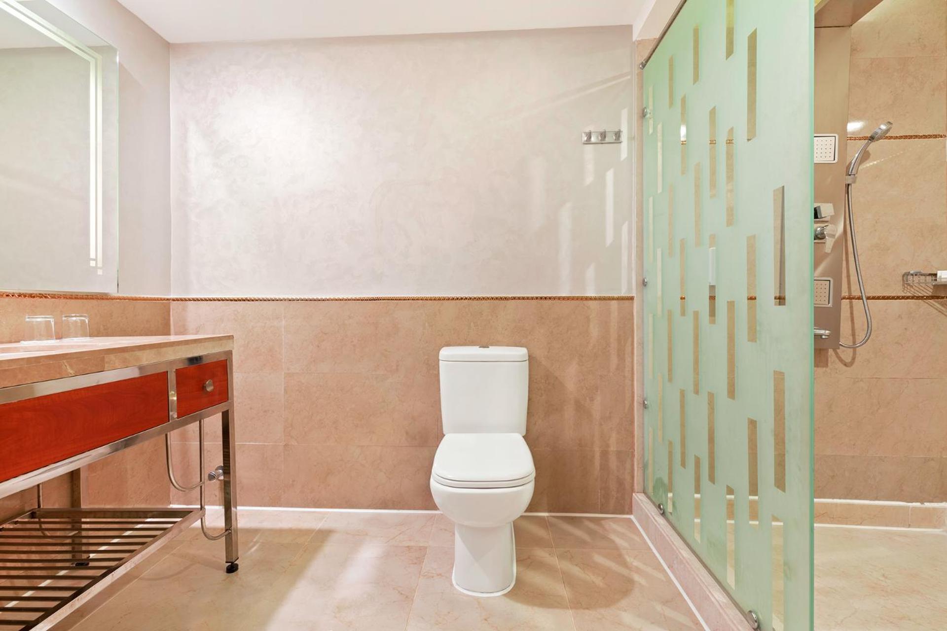 Double Room with Pool View - Photo 2