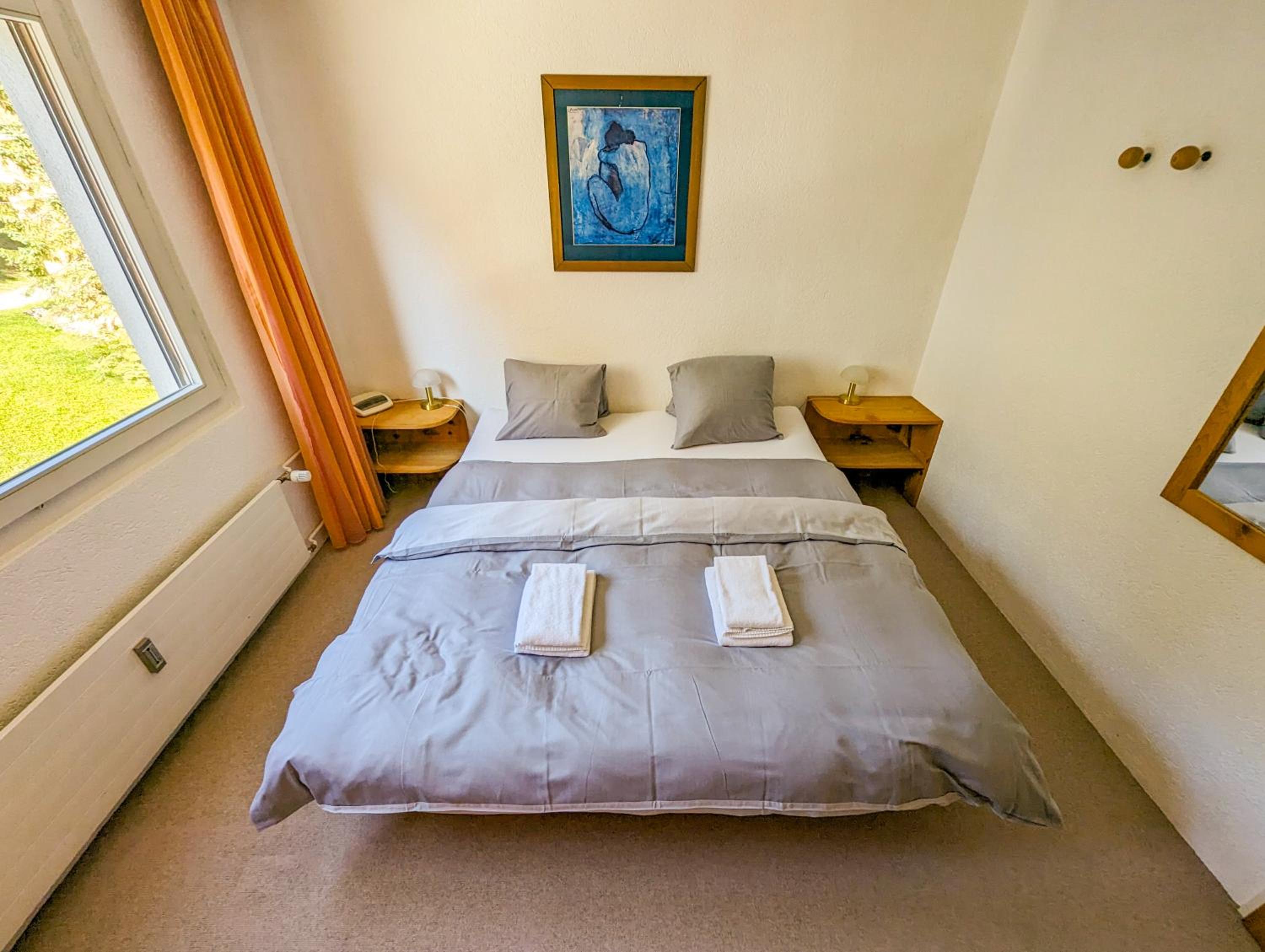One-Bedroom Apartment photo 1