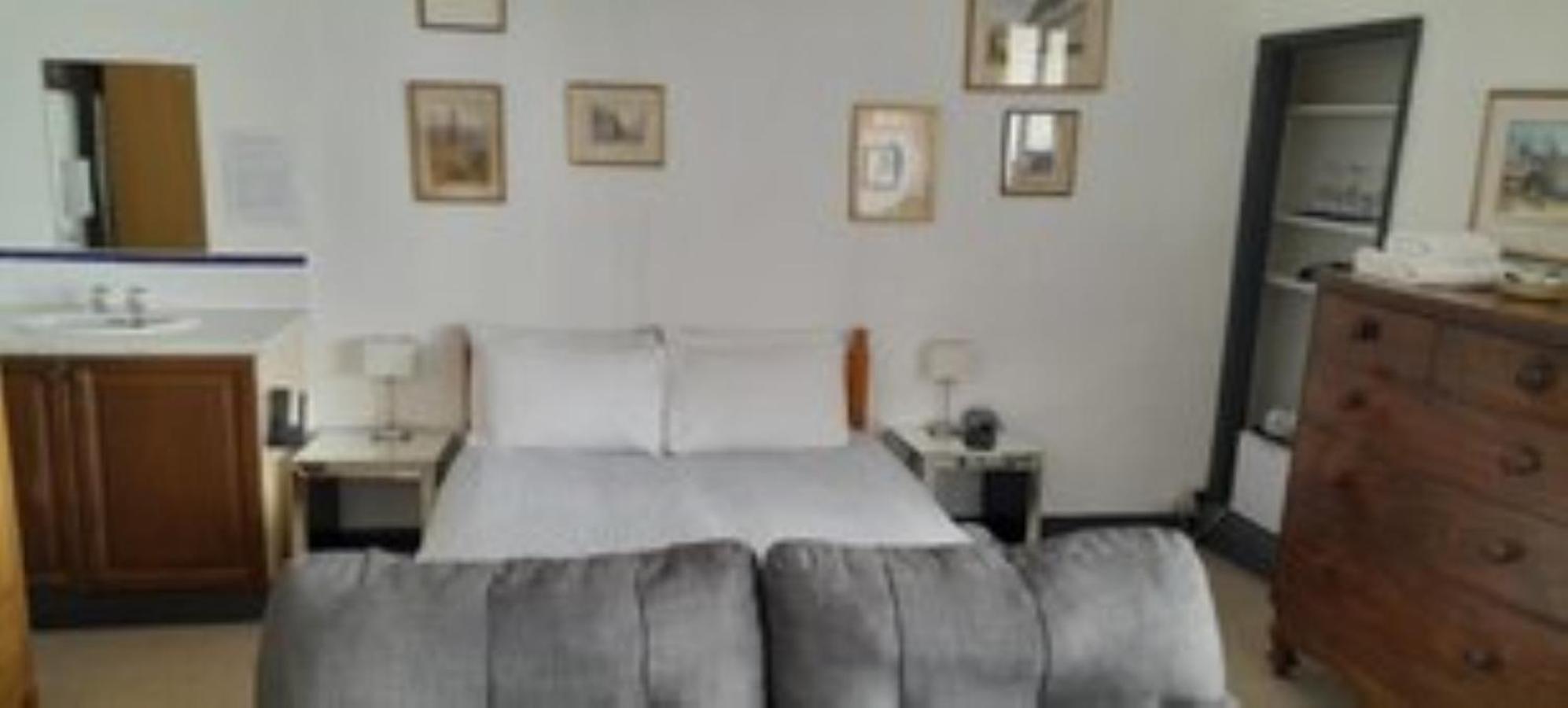 Deluxe Double Room with Shower photo 1