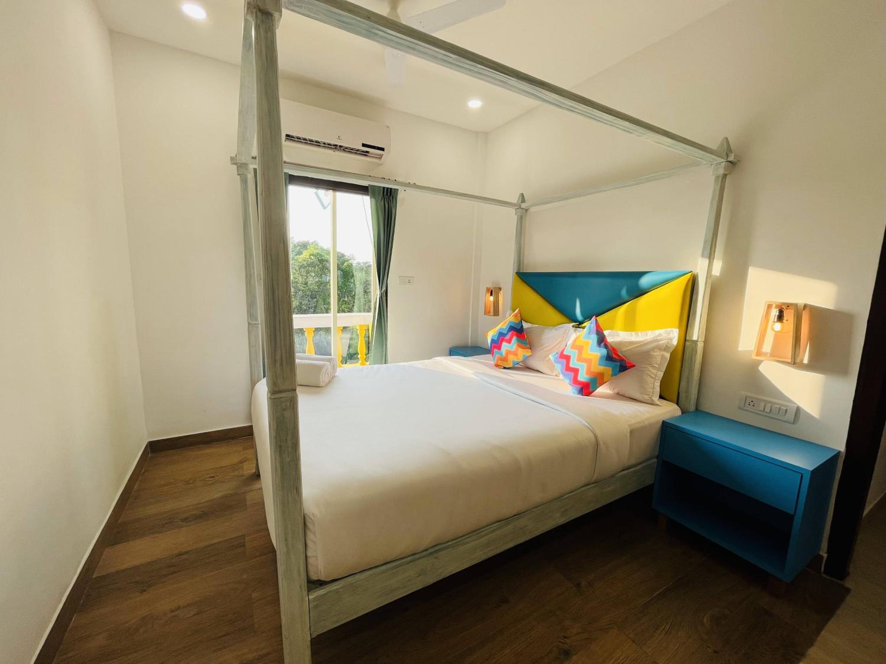 Deluxe Double AC Room with Ensuite Bathroom   - Photo 1