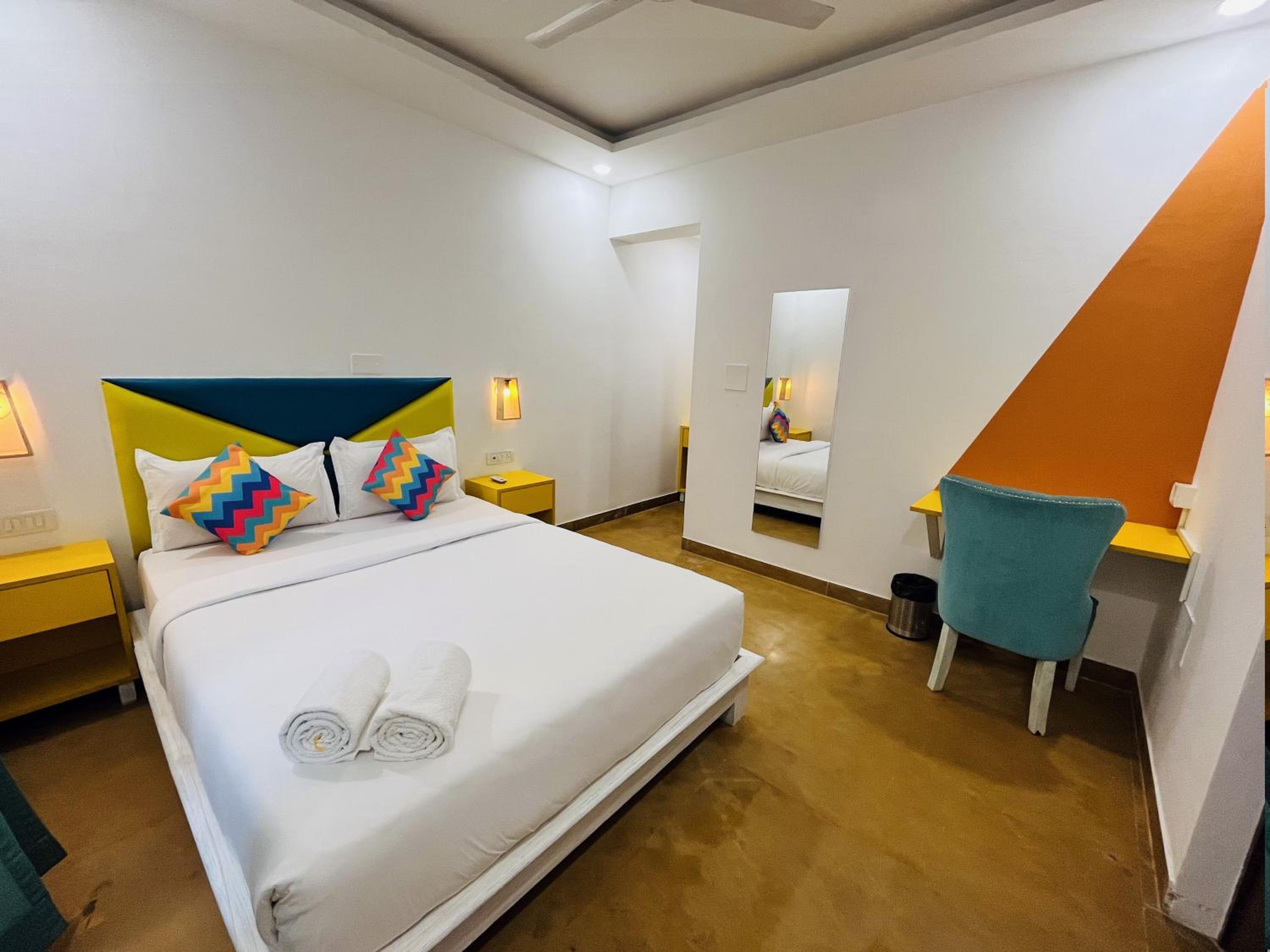 Standard Double AC Room with Ensuite Bathroom - Photo 1