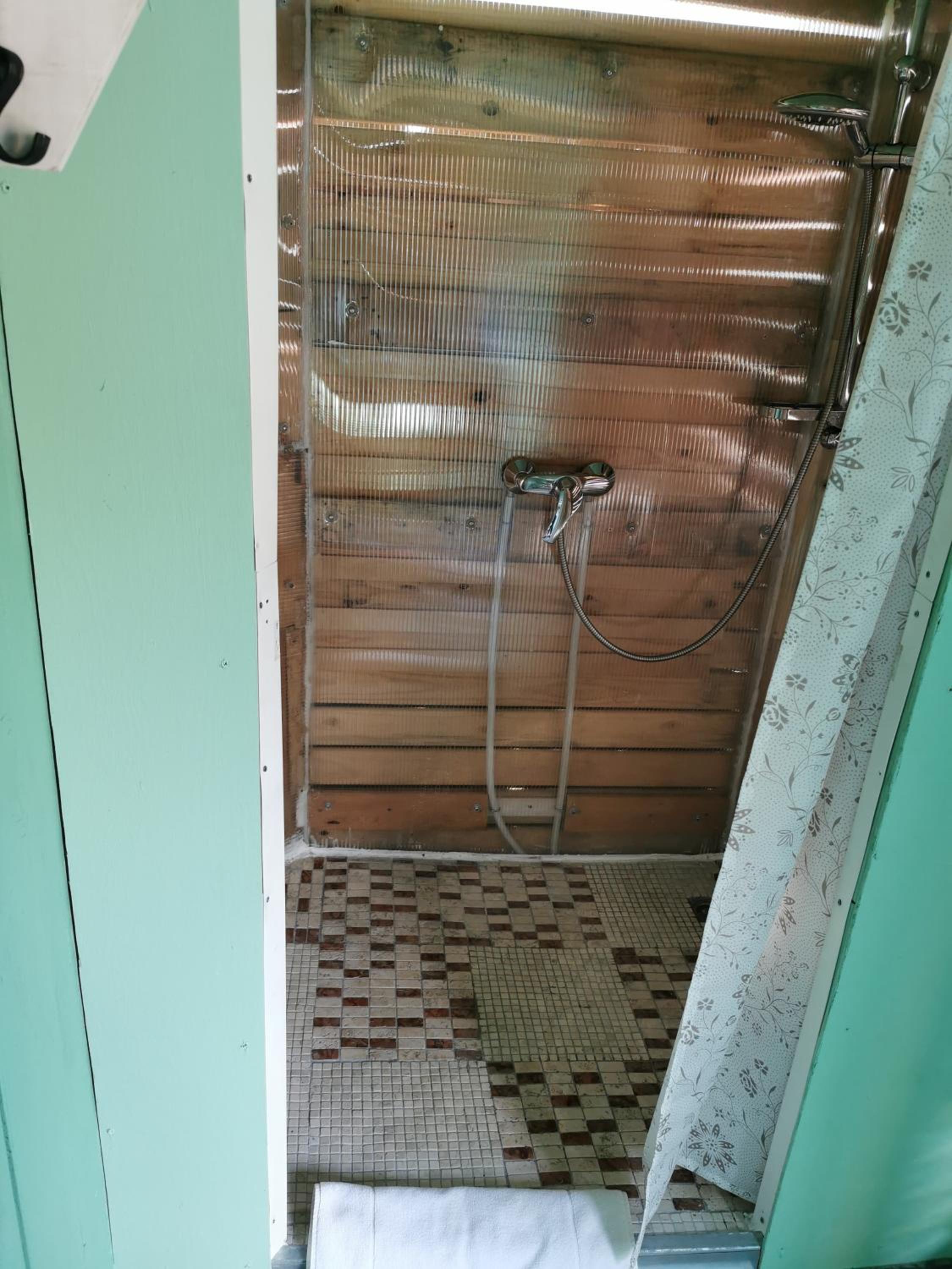 Mobile Home photo 3
