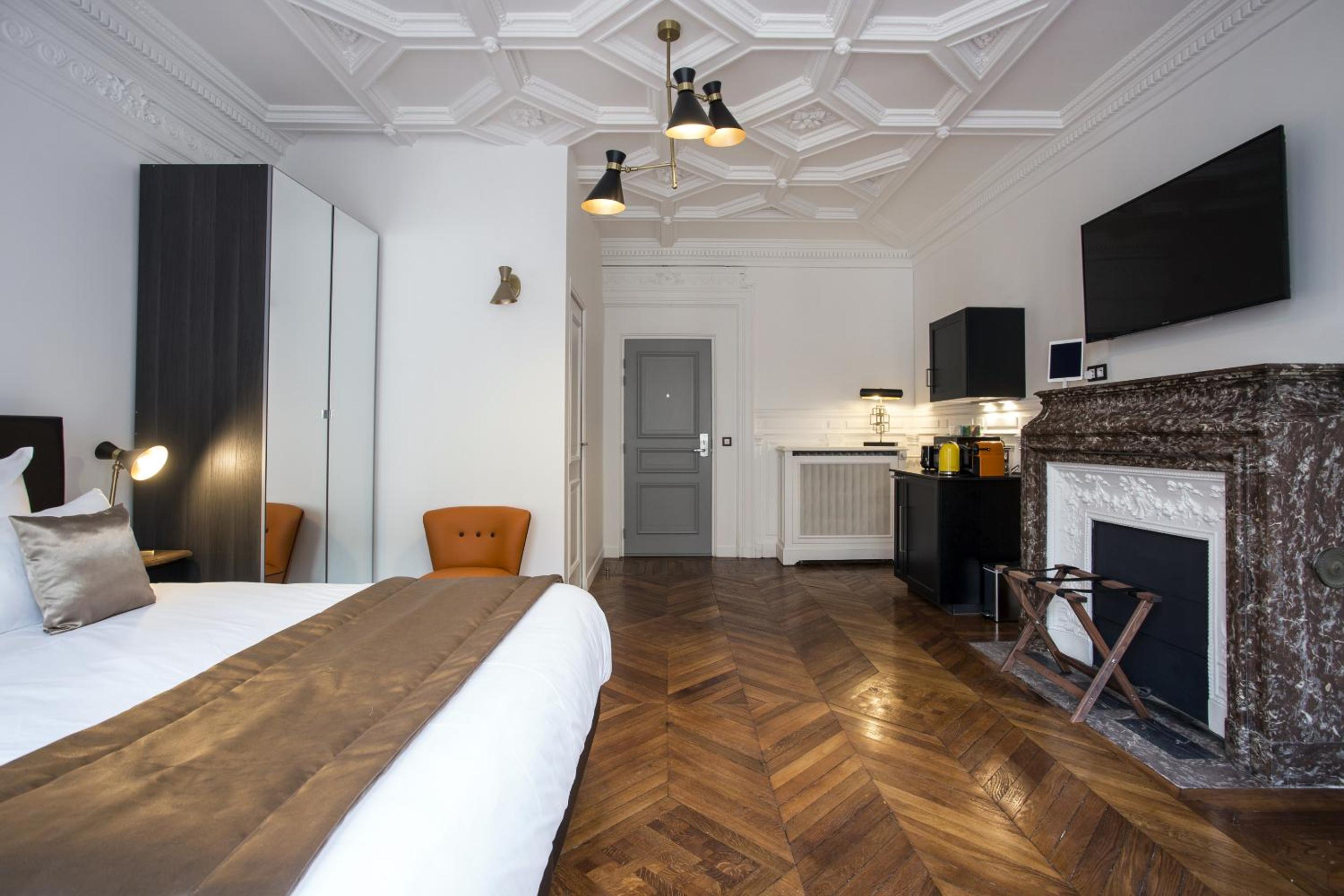 Junior Suite with Balcony photo 2