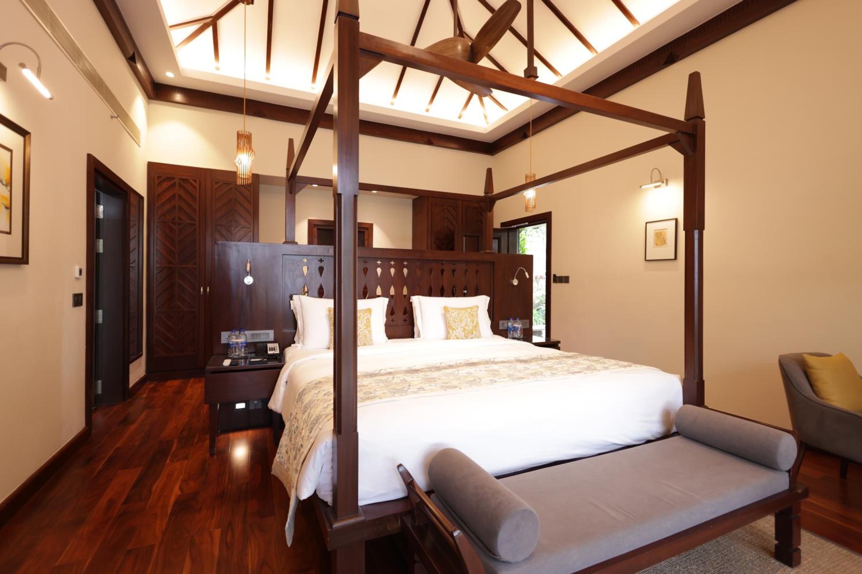 Luxury Villa Lake View with Sit Out - Photo 5