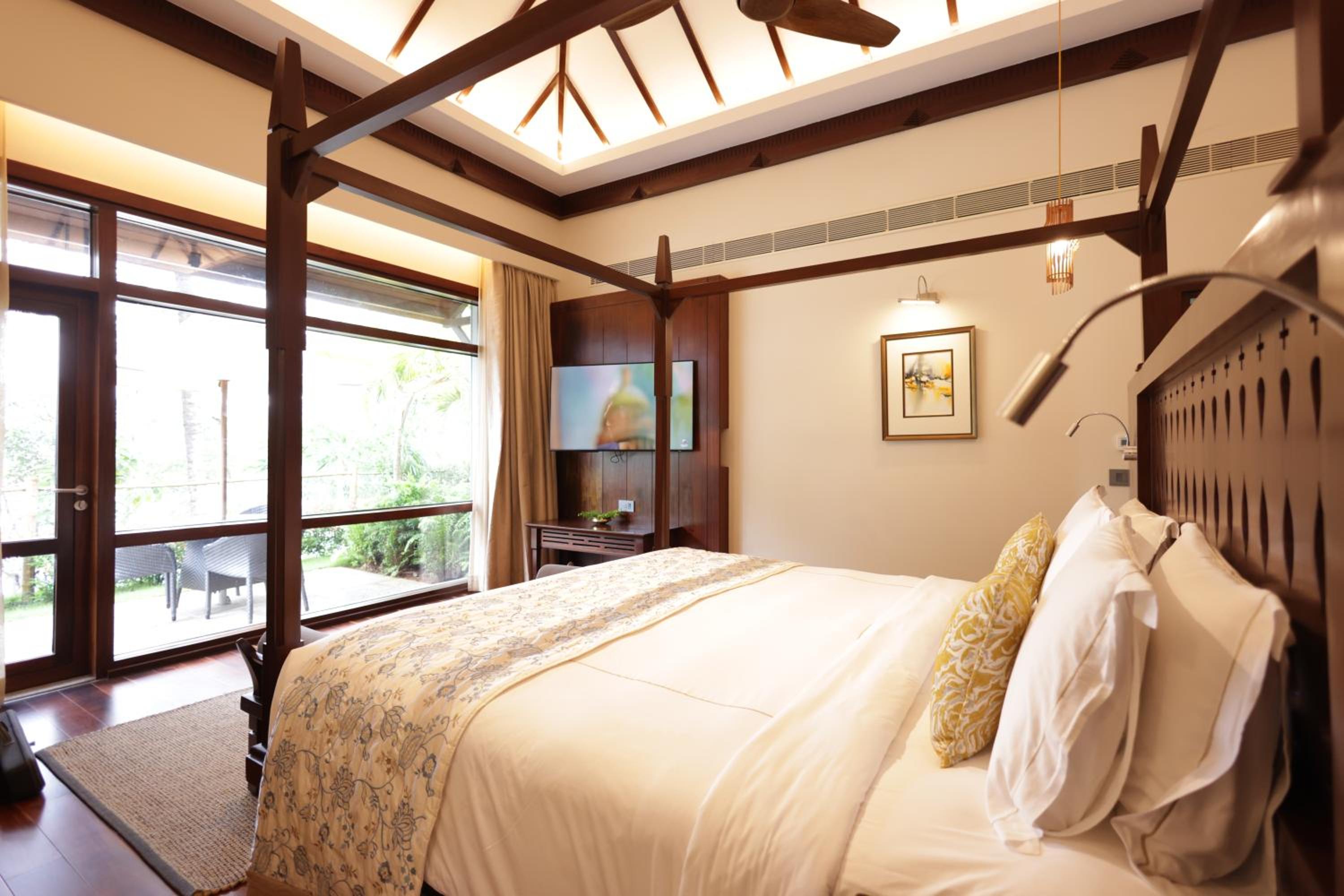 Luxury Villa Lake View with Sit Out - Photo 9
