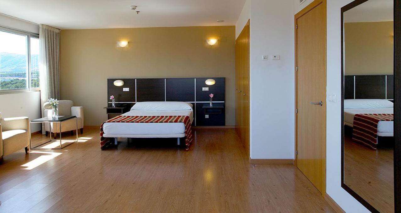 Junior Suite (2 Adults) - Photo 9