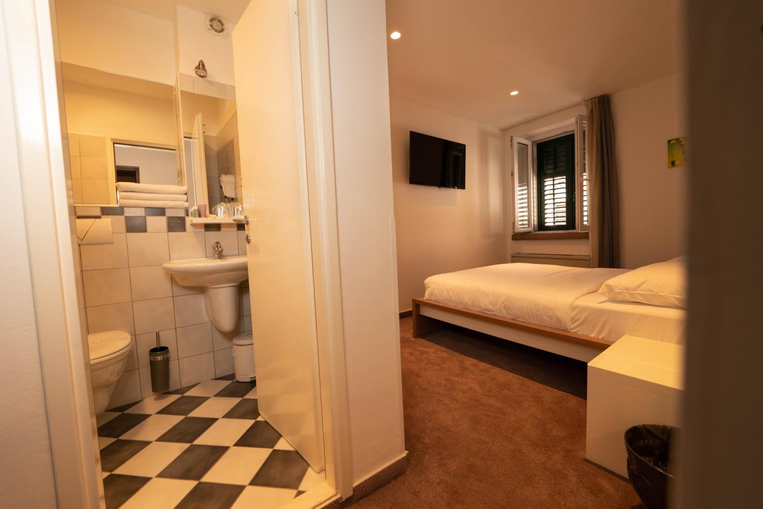 Suite with Terrace - Photo 4