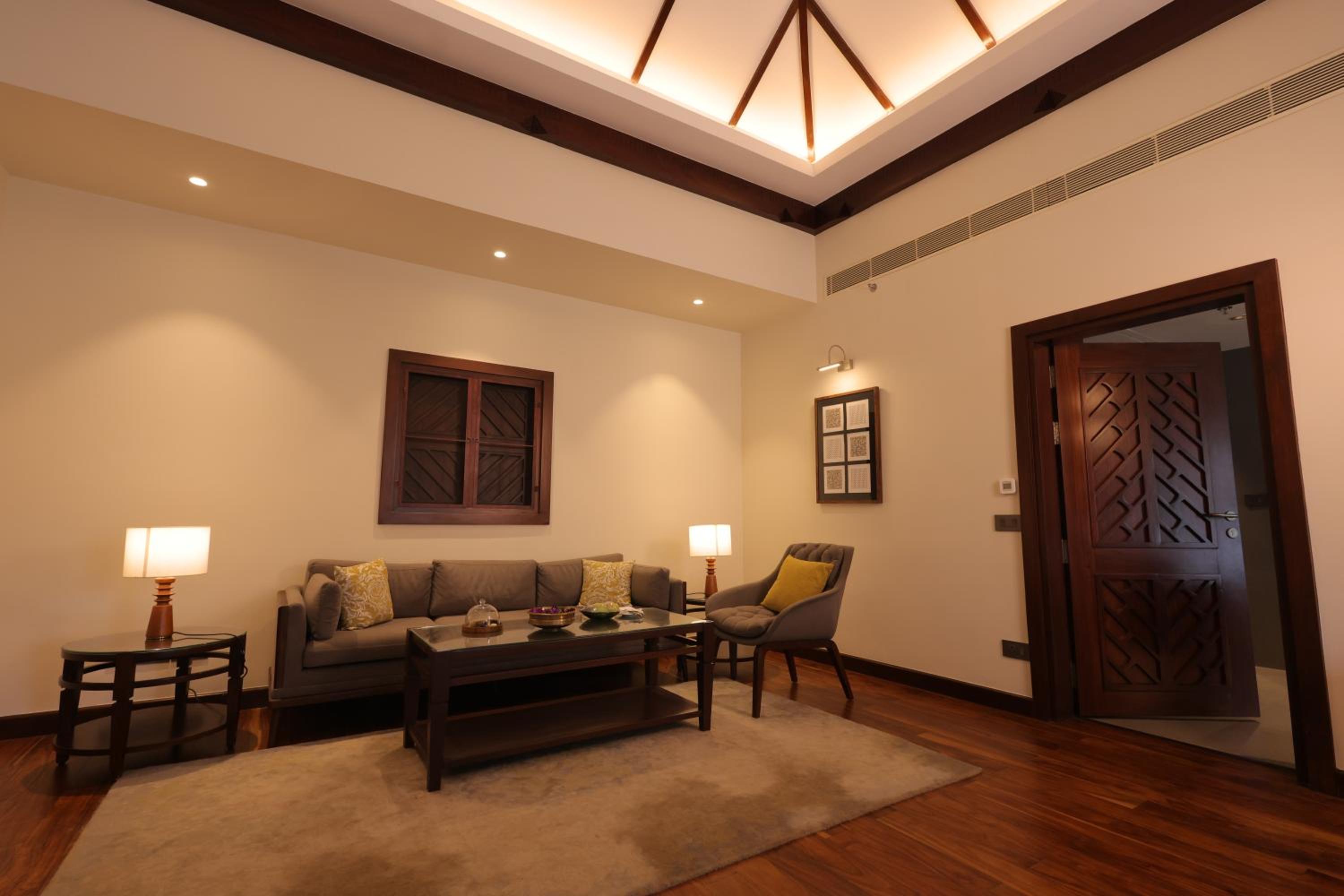Grand Luxury Villa Lake View with Plunge Pool - Photo 5